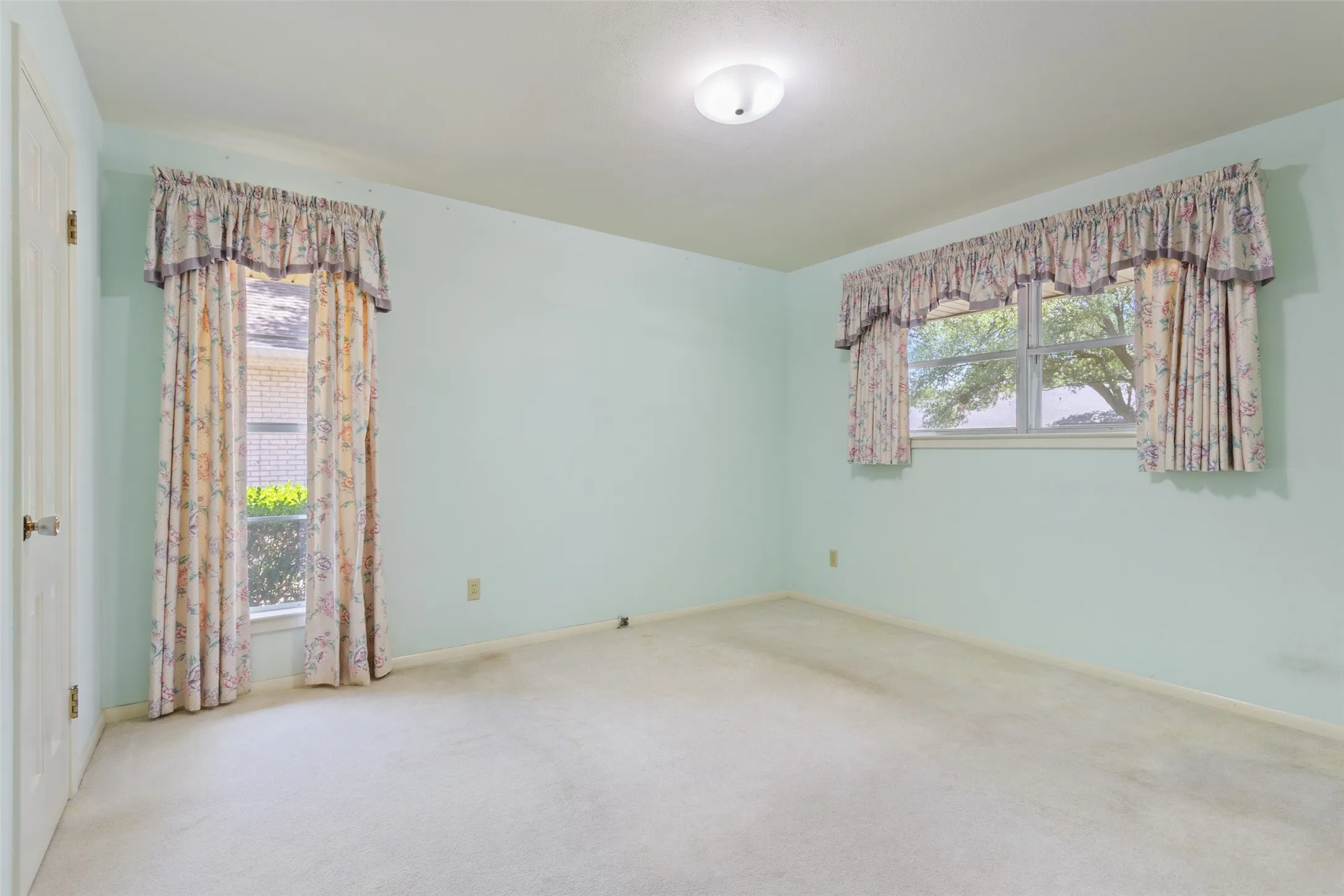 Single Family Residence For Sale in Mc Lennan County , 5201 Lake Highlands Drive, Waco, Texas 76710, 4 Bedroom, 2 Bathroom, Garage spaces, 2,772 Sqft, built in 1965, mls#21348451, Real Estate Agent in Waco, Homes For Sale in Mc Lennan county, Homes For Sale in Waco, Realtor in Waco Texas, Real Estate Brokerage Independent Realty Texas, Luminita Cordes Realtor
