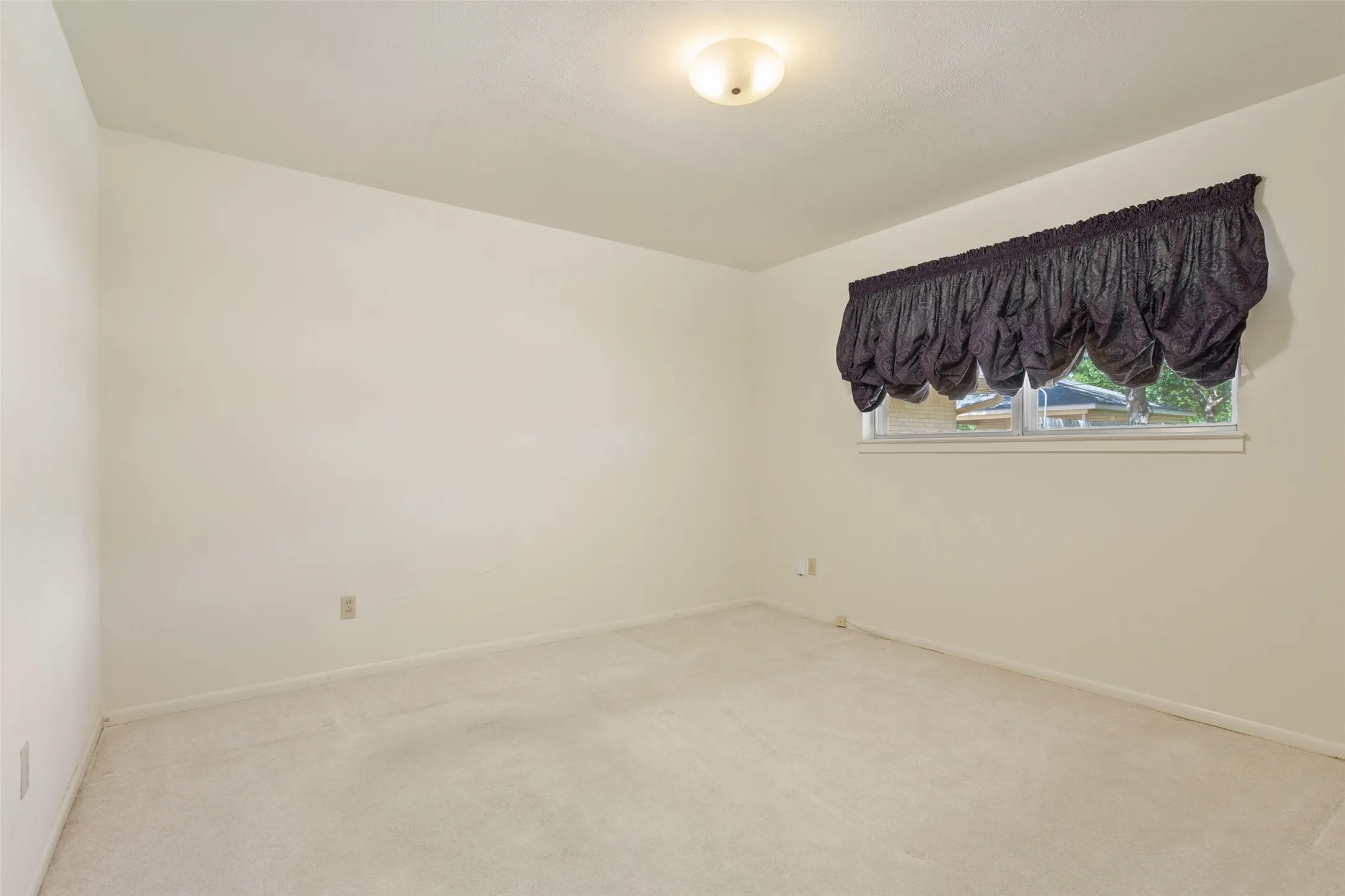 Single Family Residence For Sale in Mc Lennan County , 5201 Lake Highlands Drive, Waco, Texas 76710, 4 Bedroom, 2 Bathroom, Garage spaces, 2,772 Sqft, built in 1965, mls#21348451, Real Estate Agent in Waco, Homes For Sale in Mc Lennan county, Homes For Sale in Waco, Realtor in Waco Texas, Real Estate Brokerage Independent Realty Texas, Luminita Cordes Realtor