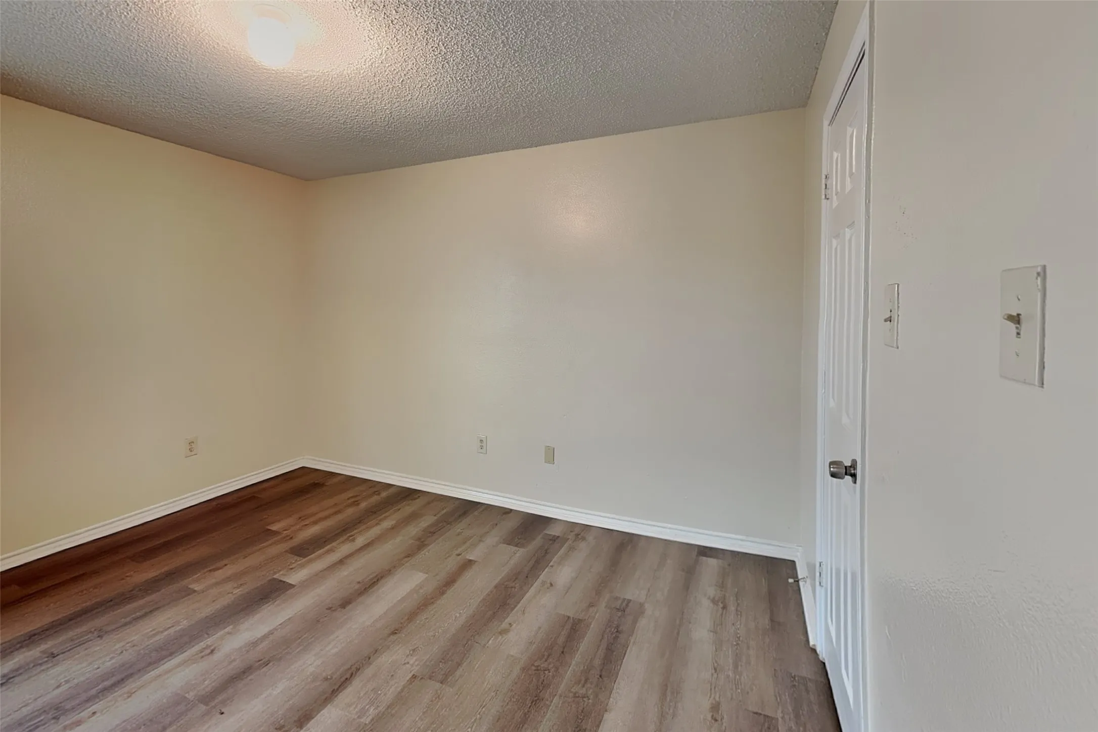 Duplex For Rent in Tarrant County , 3405 Republic Drive, Forest Hill, Texas 76140, 3 Bedroom, 2 Bathroom, Garage spaces, 1,308 Sqft, built in 1984, mls#21348107, Real Estate Agent in Forest Hill, Homes For Rent in Tarrant county, Homes For Rent in Forest Hill, Realtor in Forest Hill Texas, Real Estate Brokerage Independent Realty Texas, Luminita Cordes Realtor