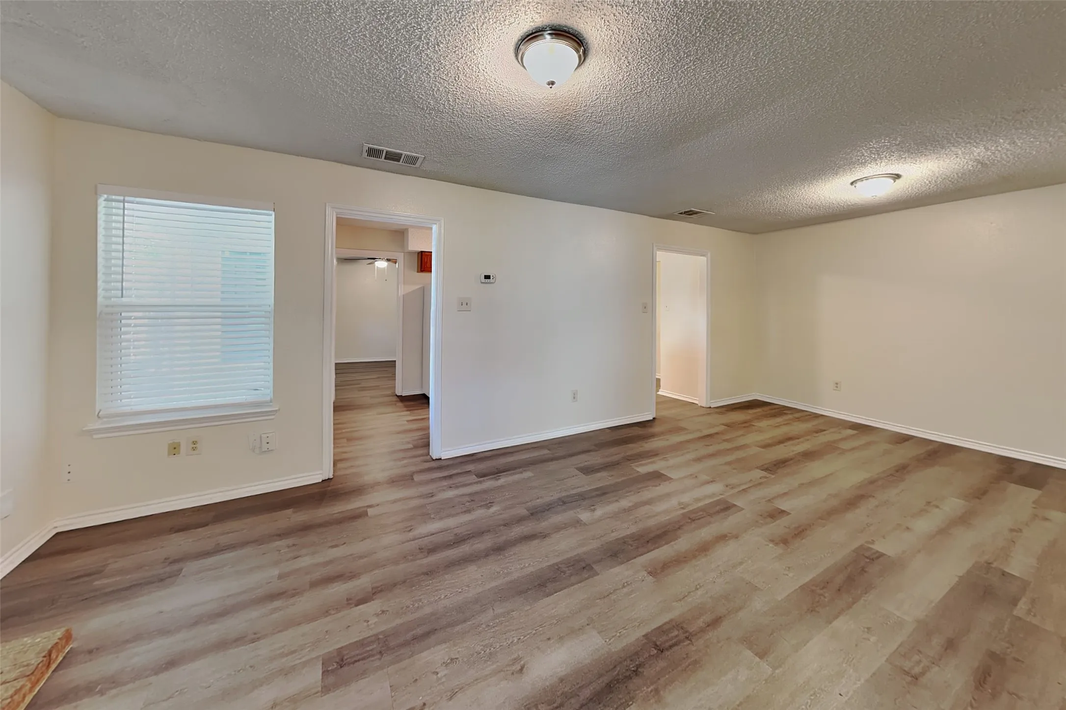 Duplex For Rent in Tarrant County , 3405 Republic Drive, Forest Hill, Texas 76140, 3 Bedroom, 2 Bathroom, Garage spaces, 1,308 Sqft, built in 1984, mls#21348107, Real Estate Agent in Forest Hill, Homes For Rent in Tarrant county, Homes For Rent in Forest Hill, Realtor in Forest Hill Texas, Real Estate Brokerage Independent Realty Texas, Luminita Cordes Realtor