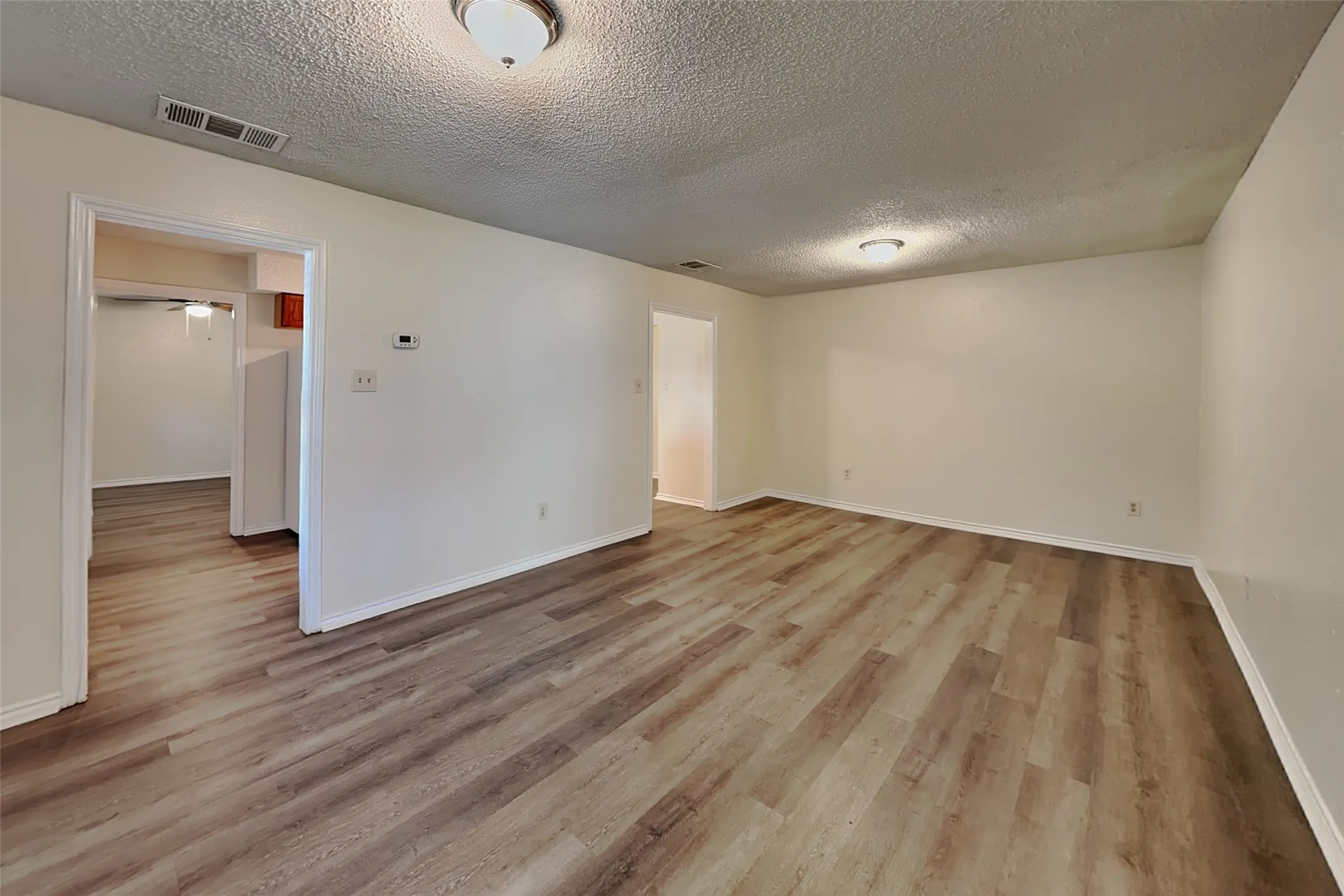 Duplex For Rent in Tarrant County , 3405 Republic Drive, Forest Hill, Texas 76140, 3 Bedroom, 2 Bathroom, Garage spaces, 1,308 Sqft, built in 1984, mls#21348107, Real Estate Agent in Forest Hill, Homes For Rent in Tarrant county, Homes For Rent in Forest Hill, Realtor in Forest Hill Texas, Real Estate Brokerage Independent Realty Texas, Luminita Cordes Realtor