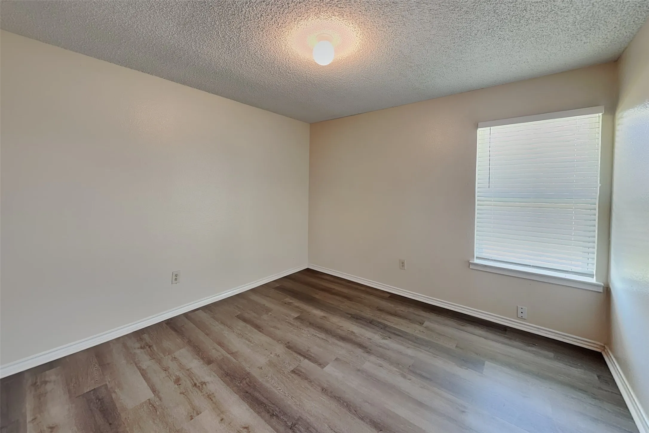 Duplex For Rent in Tarrant County , 3405 Republic Drive, Forest Hill, Texas 76140, 3 Bedroom, 2 Bathroom, Garage spaces, 1,308 Sqft, built in 1984, mls#21348107, Real Estate Agent in Forest Hill, Homes For Rent in Tarrant county, Homes For Rent in Forest Hill, Realtor in Forest Hill Texas, Real Estate Brokerage Independent Realty Texas, Luminita Cordes Realtor