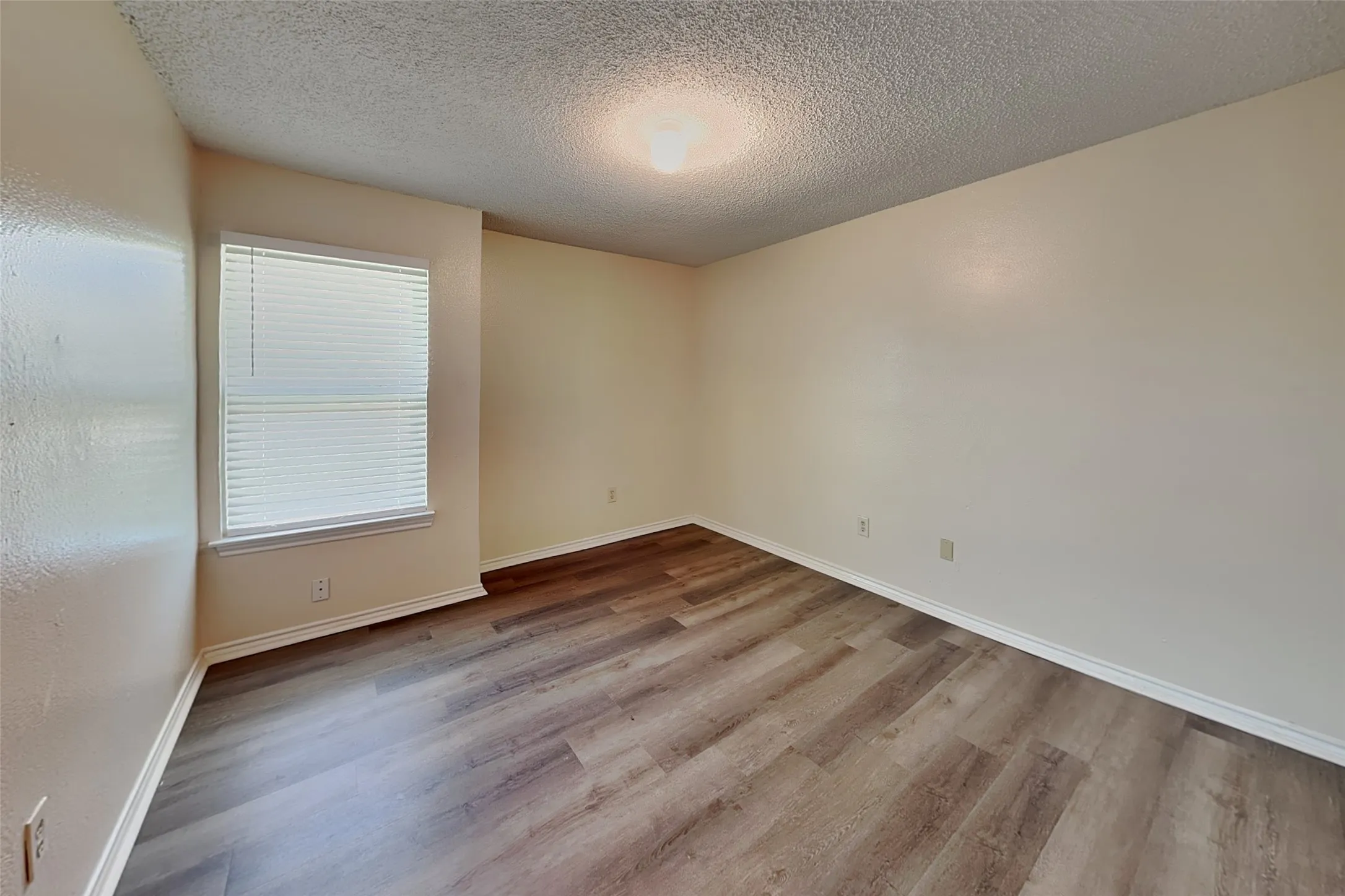 Duplex For Rent in Tarrant County , 3405 Republic Drive, Forest Hill, Texas 76140, 3 Bedroom, 2 Bathroom, Garage spaces, 1,308 Sqft, built in 1984, mls#21348107, Real Estate Agent in Forest Hill, Homes For Rent in Tarrant county, Homes For Rent in Forest Hill, Realtor in Forest Hill Texas, Real Estate Brokerage Independent Realty Texas, Luminita Cordes Realtor