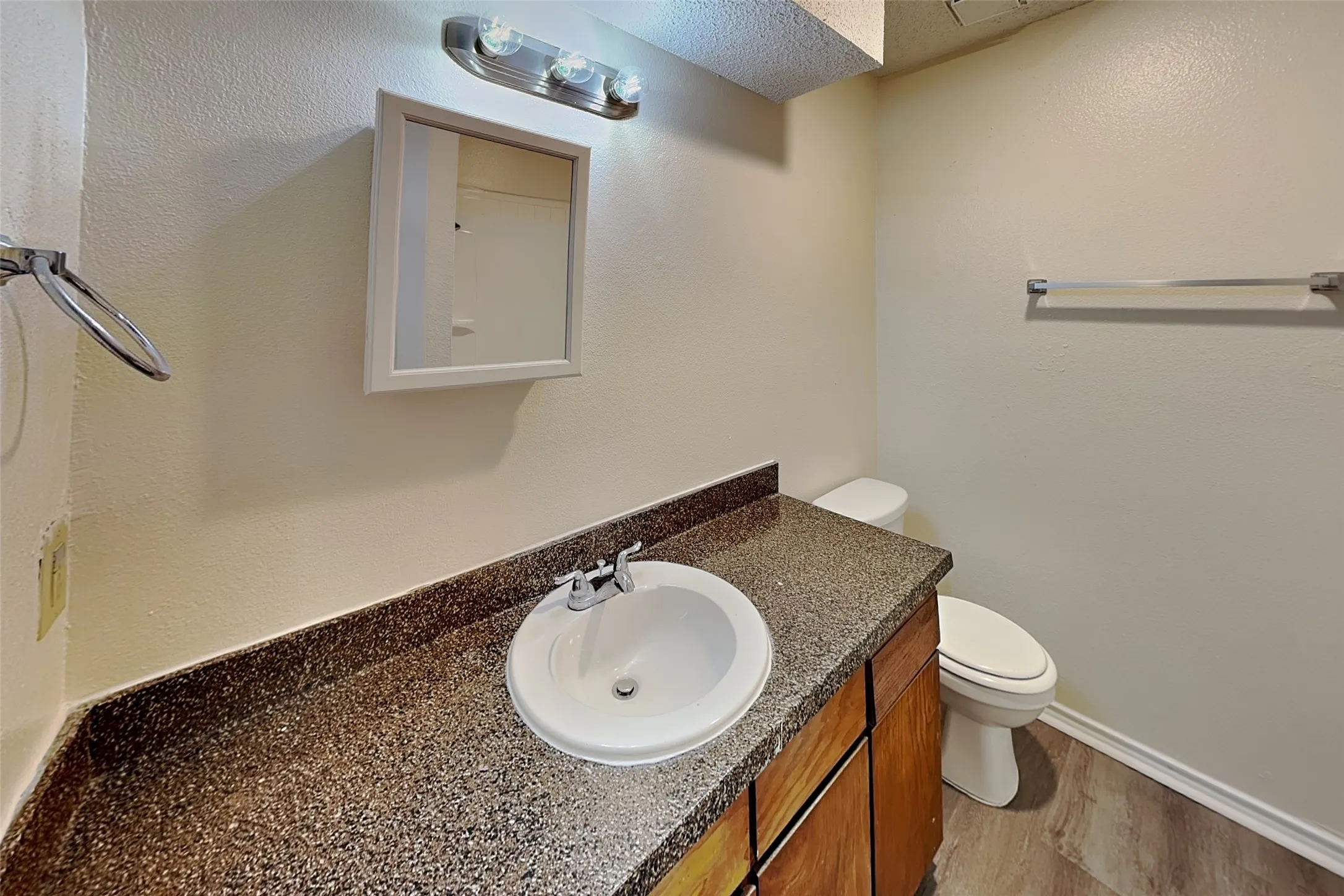 Duplex For Rent in Tarrant County , 3405 Republic Drive, Forest Hill, Texas 76140, 3 Bedroom, 2 Bathroom, Garage spaces, 1,308 Sqft, built in 1984, mls#21348107, Real Estate Agent in Forest Hill, Homes For Rent in Tarrant county, Homes For Rent in Forest Hill, Realtor in Forest Hill Texas, Real Estate Brokerage Independent Realty Texas, Luminita Cordes Realtor