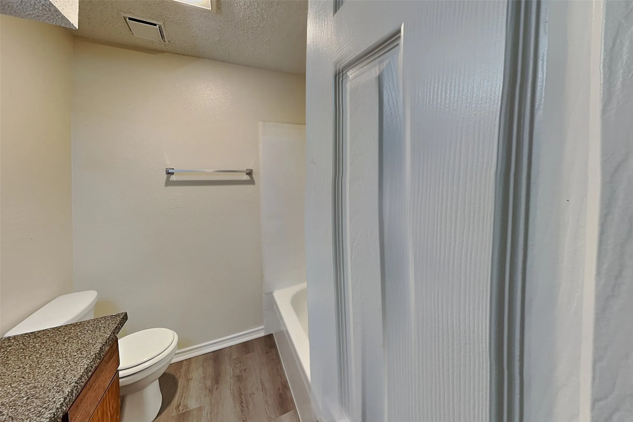 Duplex For Rent in Tarrant County , 3405 Republic Drive, Forest Hill, Texas 76140, 3 Bedroom, 2 Bathroom, Garage spaces, 1,308 Sqft, built in 1984, mls#21348107, Real Estate Agent in Forest Hill, Homes For Rent in Tarrant county, Homes For Rent in Forest Hill, Realtor in Forest Hill Texas, Real Estate Brokerage Independent Realty Texas, Luminita Cordes Realtor
