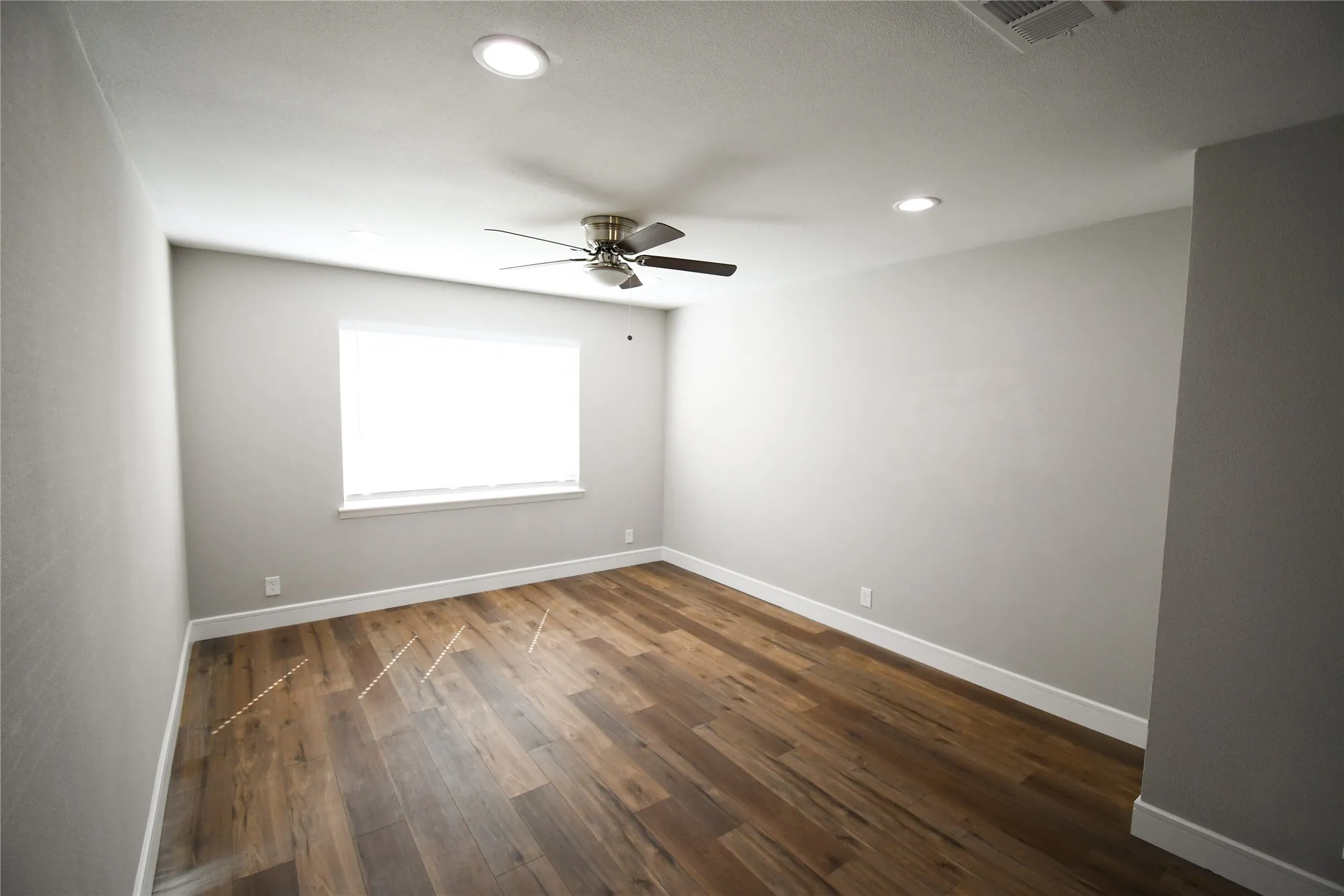 Single Family Residence For Rent in Dallas County , 2805 Cornell Circle, Irving, Texas 75062, 3 Bedroom, 2 Bathroom, 2 Garage spaces, 1,188 Sqft, built in 2024, mls#21348343, Real Estate Agent in Irving, Homes For Rent in Dallas county, Homes For Rent in Irving, Realtor in Irving Texas, Real Estate Brokerage Independent Realty Texas, Luminita Cordes Realtor
