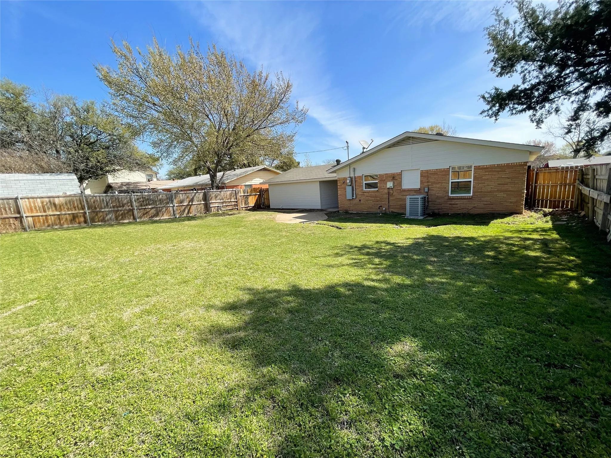 Single Family Residence For Rent in Dallas County , 2805 Cornell Circle, Irving, Texas 75062, 3 Bedroom, 2 Bathroom, 2 Garage spaces, 1,188 Sqft, built in 2024, mls#21348343, Real Estate Agent in Irving, Homes For Rent in Dallas county, Homes For Rent in Irving, Realtor in Irving Texas, Real Estate Brokerage Independent Realty Texas, Luminita Cordes Realtor