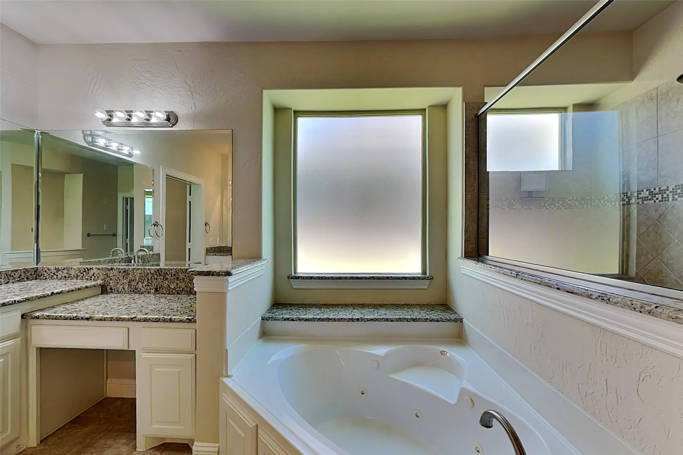 Single Family Residence For Rent in Dallas County , 3006 Knightsbridge Lane, Garland, Texas 75043, 5 Bedroom, 4 Bathroom, 2 Garage spaces, 4,361 Sqft, built in 2013, mls#21348105, Real Estate Agent in Garland, Homes For Rent in Dallas county, Homes For Rent in Garland, Realtor in Garland Texas, Real Estate Brokerage Independent Realty Texas, Luminita Cordes Realtor