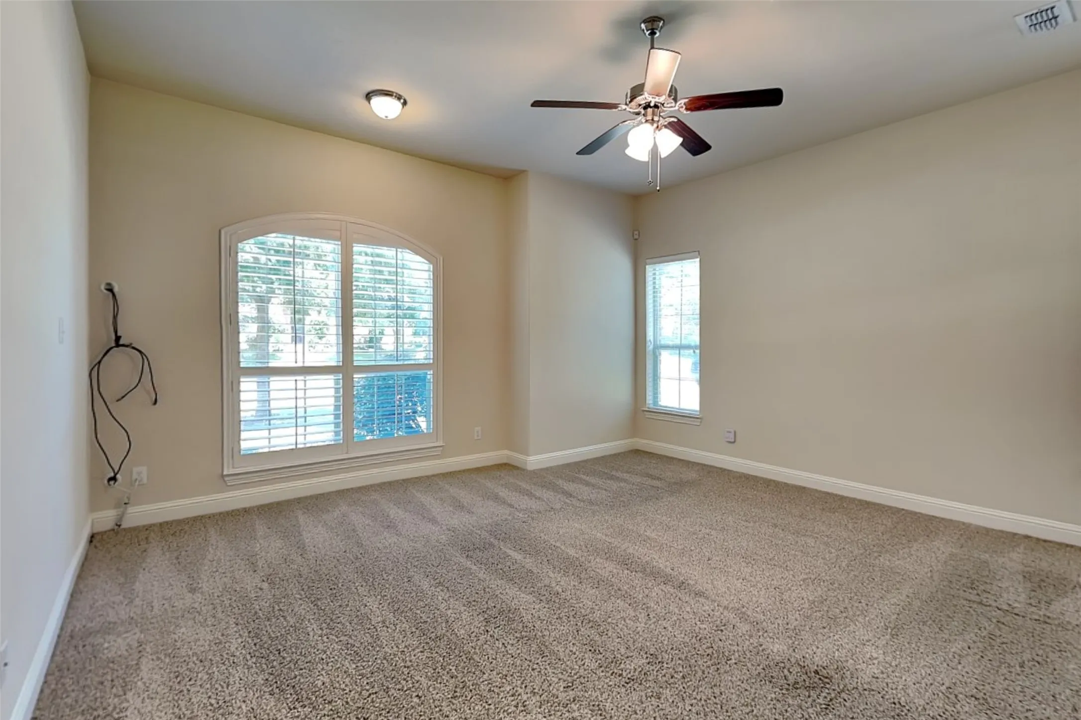 Single Family Residence For Rent in Dallas County , 3006 Knightsbridge Lane, Garland, Texas 75043, 5 Bedroom, 4 Bathroom, 2 Garage spaces, 4,361 Sqft, built in 2013, mls#21348105, Real Estate Agent in Garland, Homes For Rent in Dallas county, Homes For Rent in Garland, Realtor in Garland Texas, Real Estate Brokerage Independent Realty Texas, Luminita Cordes Realtor