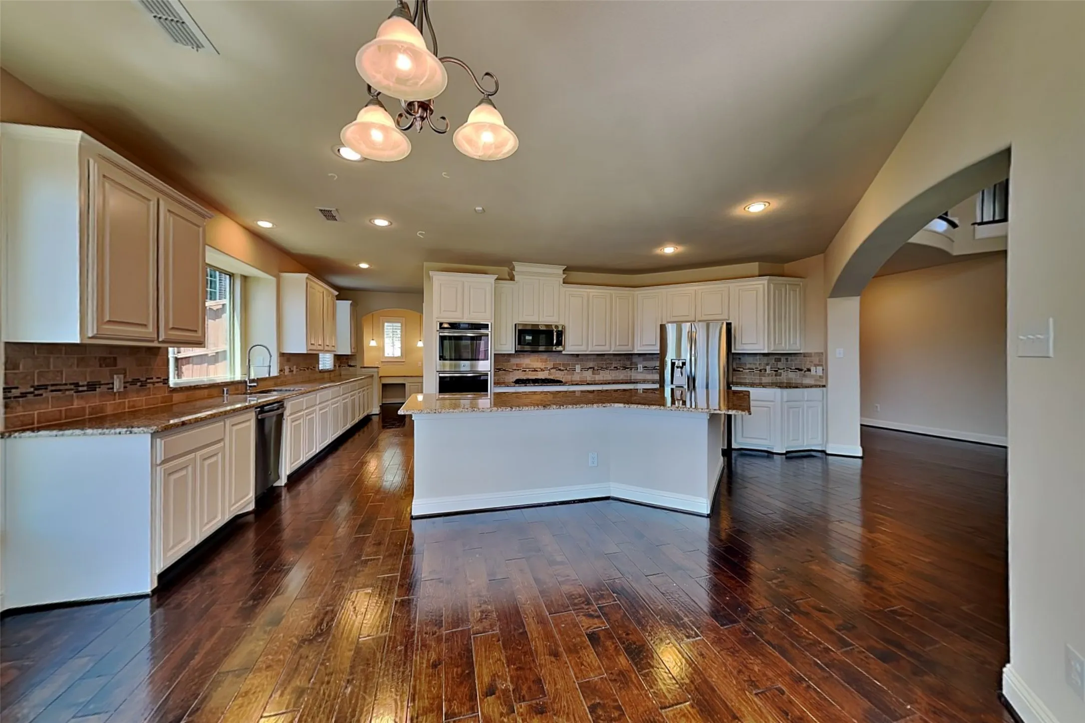 Single Family Residence For Rent in Dallas County , 3006 Knightsbridge Lane, Garland, Texas 75043, 5 Bedroom, 4 Bathroom, 2 Garage spaces, 4,361 Sqft, built in 2013, mls#21348105, Real Estate Agent in Garland, Homes For Rent in Dallas county, Homes For Rent in Garland, Realtor in Garland Texas, Real Estate Brokerage Independent Realty Texas, Luminita Cordes Realtor