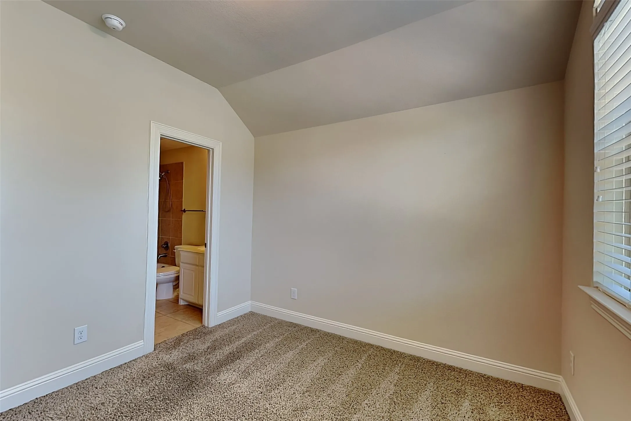 Single Family Residence For Rent in Dallas County , 3006 Knightsbridge Lane, Garland, Texas 75043, 5 Bedroom, 4 Bathroom, 2 Garage spaces, 4,361 Sqft, built in 2013, mls#21348105, Real Estate Agent in Garland, Homes For Rent in Dallas county, Homes For Rent in Garland, Realtor in Garland Texas, Real Estate Brokerage Independent Realty Texas, Luminita Cordes Realtor