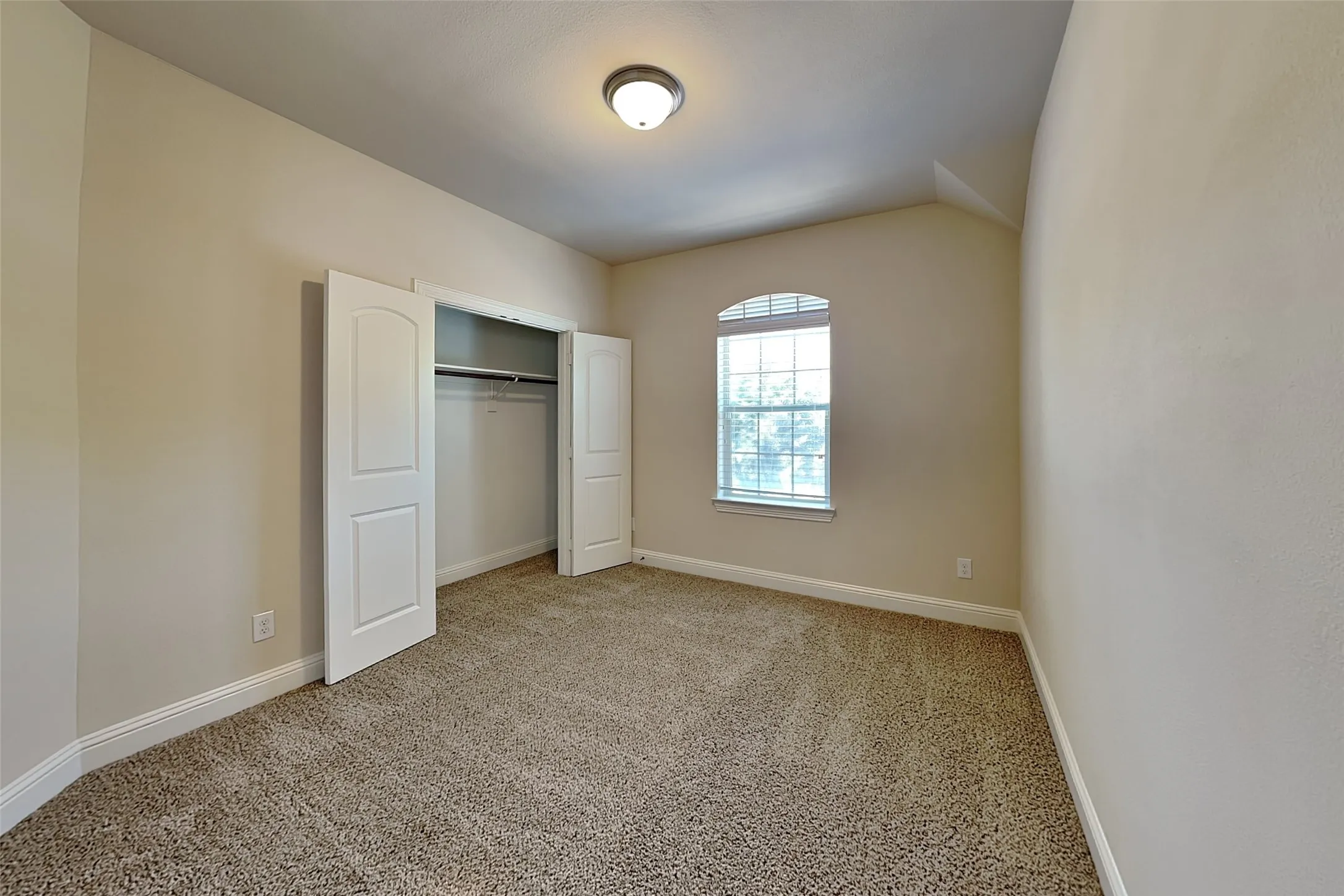Single Family Residence For Rent in Dallas County , 3006 Knightsbridge Lane, Garland, Texas 75043, 5 Bedroom, 4 Bathroom, 2 Garage spaces, 4,361 Sqft, built in 2013, mls#21348105, Real Estate Agent in Garland, Homes For Rent in Dallas county, Homes For Rent in Garland, Realtor in Garland Texas, Real Estate Brokerage Independent Realty Texas, Luminita Cordes Realtor