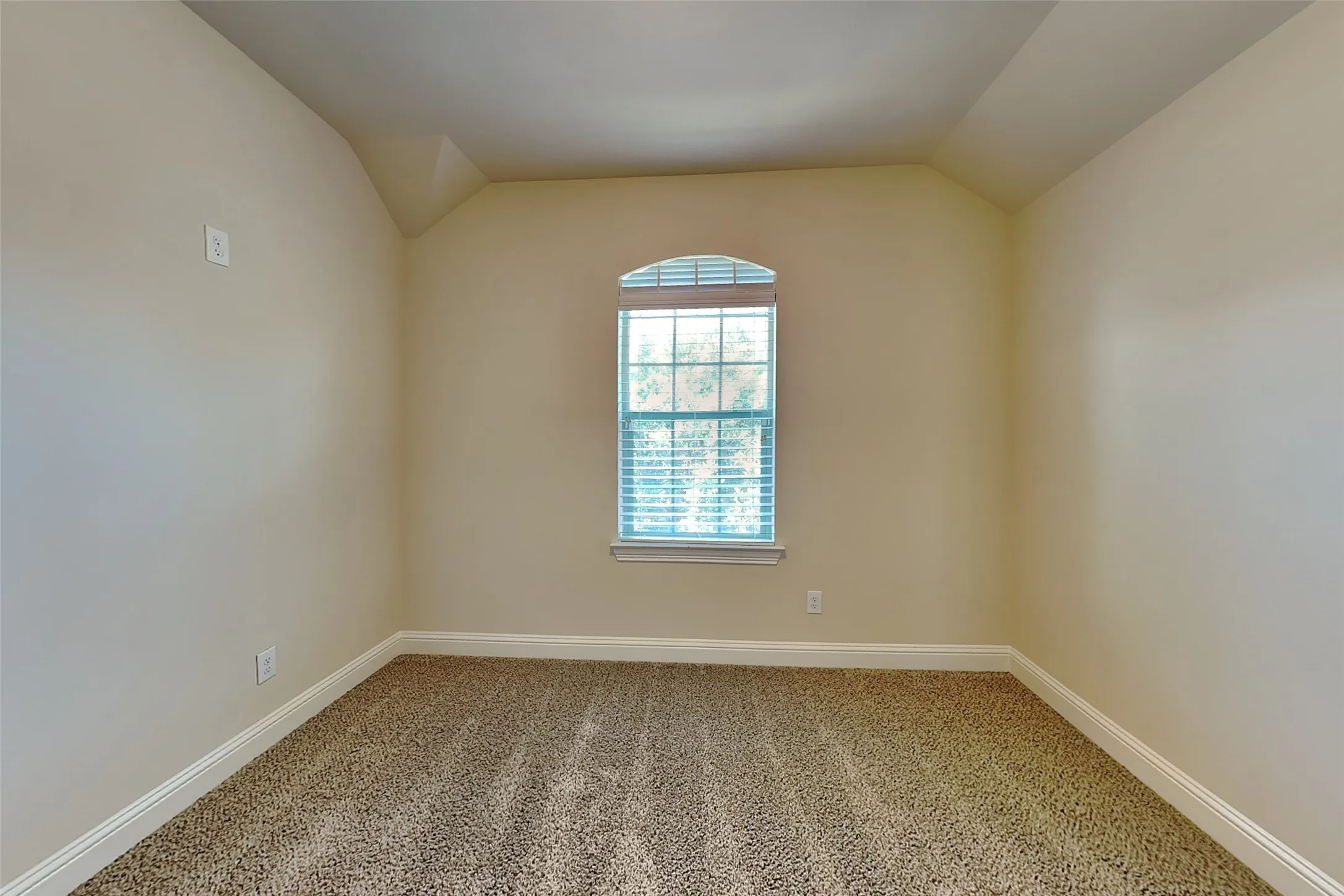 Single Family Residence For Rent in Dallas County , 3006 Knightsbridge Lane, Garland, Texas 75043, 5 Bedroom, 4 Bathroom, 2 Garage spaces, 4,361 Sqft, built in 2013, mls#21348105, Real Estate Agent in Garland, Homes For Rent in Dallas county, Homes For Rent in Garland, Realtor in Garland Texas, Real Estate Brokerage Independent Realty Texas, Luminita Cordes Realtor