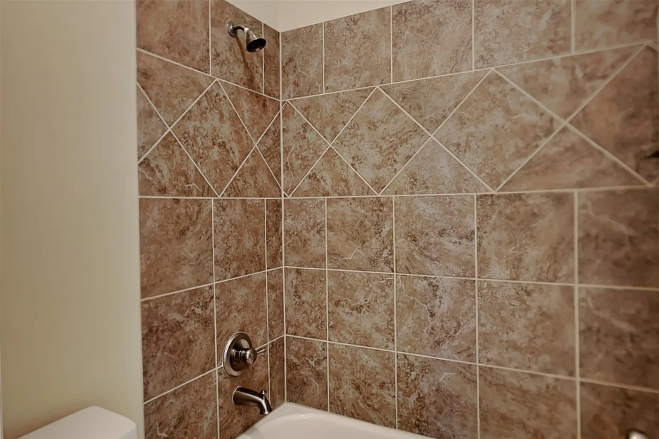 Single Family Residence For Rent in Dallas County , 3006 Knightsbridge Lane, Garland, Texas 75043, 5 Bedroom, 4 Bathroom, 2 Garage spaces, 4,361 Sqft, built in 2013, mls#21348105, Real Estate Agent in Garland, Homes For Rent in Dallas county, Homes For Rent in Garland, Realtor in Garland Texas, Real Estate Brokerage Independent Realty Texas, Luminita Cordes Realtor