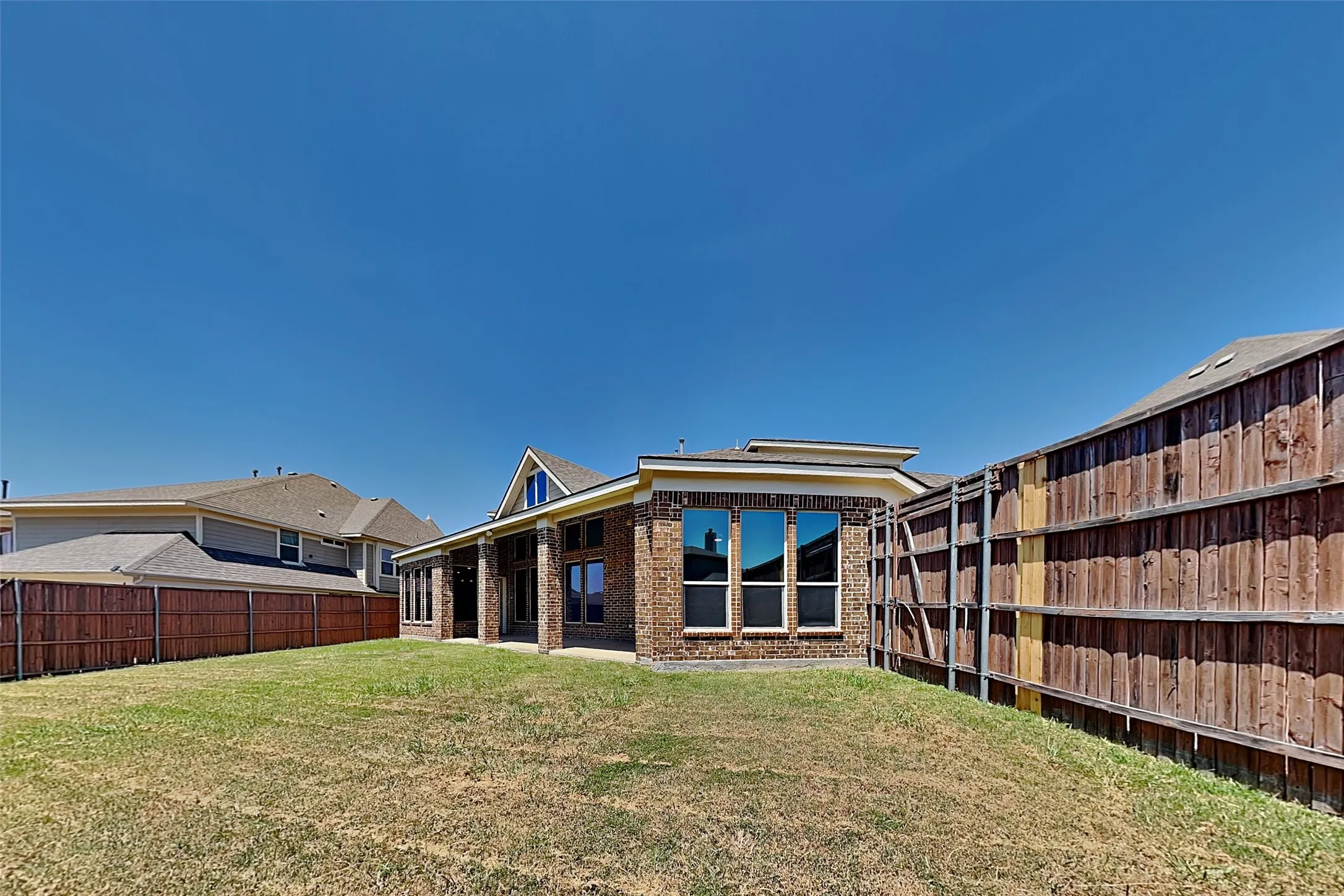 Single Family Residence For Rent in Dallas County , 3006 Knightsbridge Lane, Garland, Texas 75043, 5 Bedroom, 4 Bathroom, 2 Garage spaces, 4,361 Sqft, built in 2013, mls#21348105, Real Estate Agent in Garland, Homes For Rent in Dallas county, Homes For Rent in Garland, Realtor in Garland Texas, Real Estate Brokerage Independent Realty Texas, Luminita Cordes Realtor