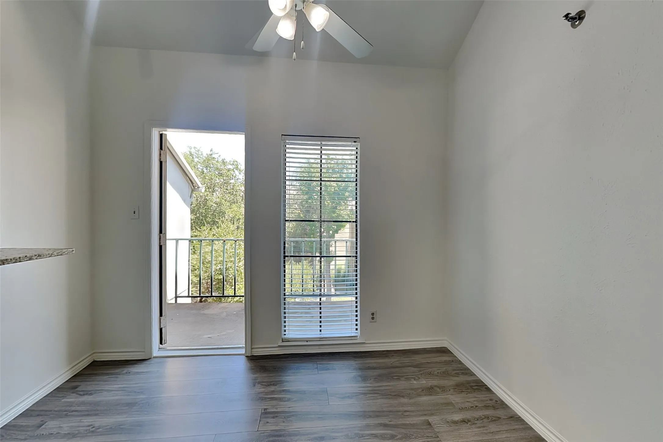 Single Family Residence For Rent in Dallas County , 3105 San Jacinto Street 308, Dallas, Texas 75204, 1 Bedroom, 1 Bathroom, Garage spaces, 762 Sqft, built in 1981, mls#21348104, Real Estate Agent in Dallas, Homes For Rent in Dallas county, Homes For Rent in Dallas, Realtor in Dallas Texas, Real Estate Brokerage Independent Realty Texas, Luminita Cordes Realtor