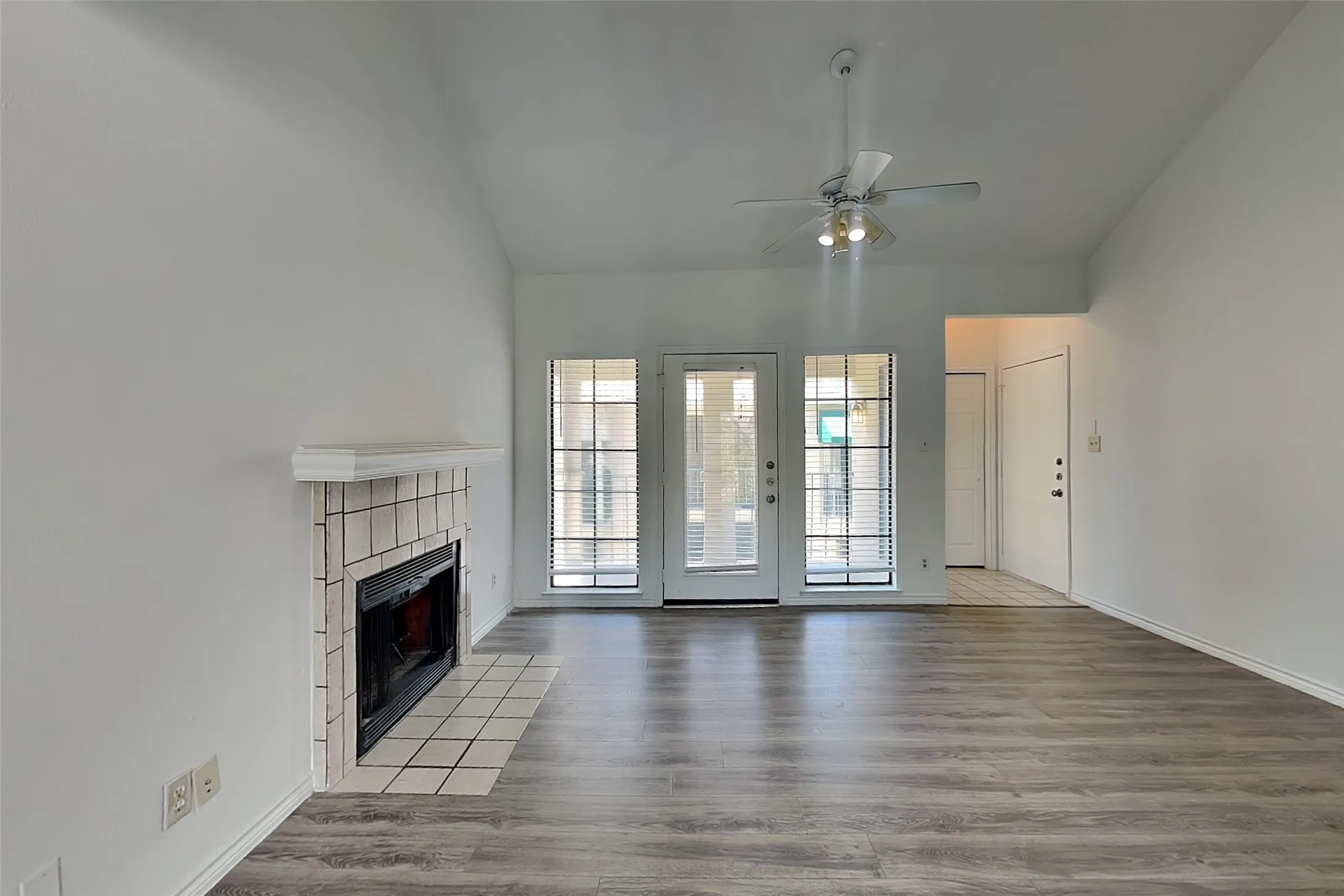 Single Family Residence For Rent in Dallas County , 3105 San Jacinto Street 308, Dallas, Texas 75204, 1 Bedroom, 1 Bathroom, Garage spaces, 762 Sqft, built in 1981, mls#21348104, Real Estate Agent in Dallas, Homes For Rent in Dallas county, Homes For Rent in Dallas, Realtor in Dallas Texas, Real Estate Brokerage Independent Realty Texas, Luminita Cordes Realtor