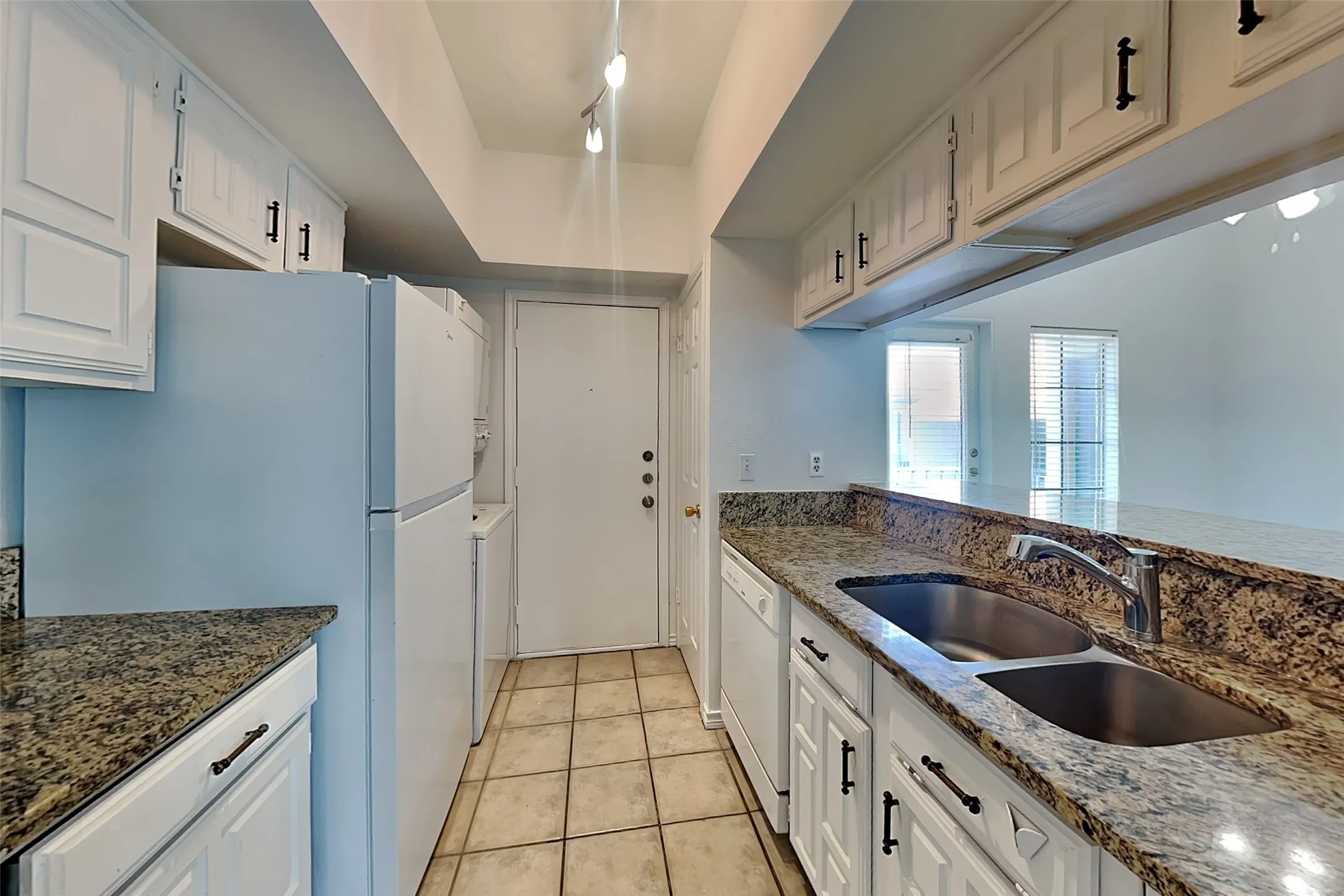 Single Family Residence For Rent in Dallas County , 3105 San Jacinto Street 308, Dallas, Texas 75204, 1 Bedroom, 1 Bathroom, Garage spaces, 762 Sqft, built in 1981, mls#21348104, Real Estate Agent in Dallas, Homes For Rent in Dallas county, Homes For Rent in Dallas, Realtor in Dallas Texas, Real Estate Brokerage Independent Realty Texas, Luminita Cordes Realtor