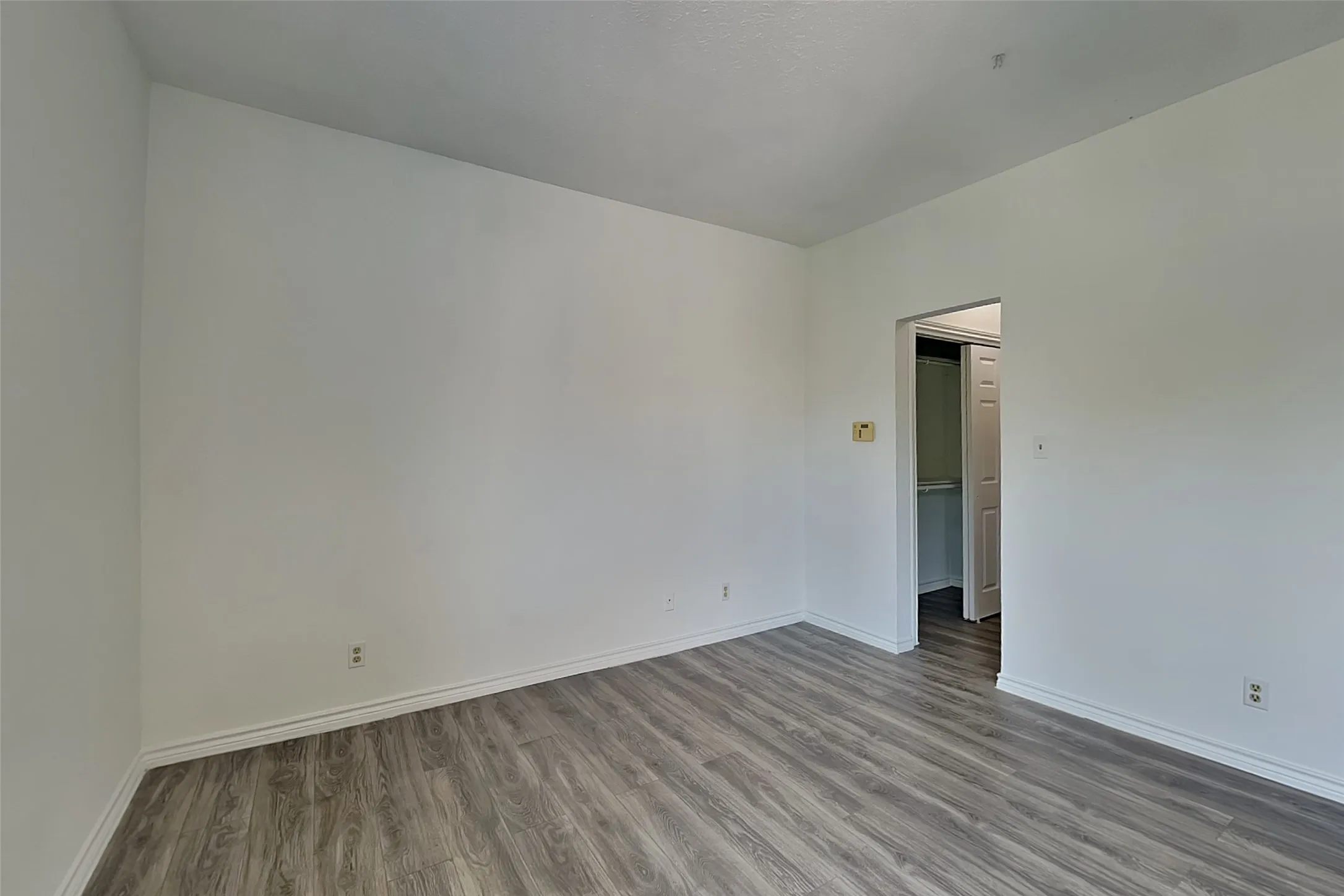 Single Family Residence For Rent in Dallas County , 3105 San Jacinto Street 308, Dallas, Texas 75204, 1 Bedroom, 1 Bathroom, Garage spaces, 762 Sqft, built in 1981, mls#21348104, Real Estate Agent in Dallas, Homes For Rent in Dallas county, Homes For Rent in Dallas, Realtor in Dallas Texas, Real Estate Brokerage Independent Realty Texas, Luminita Cordes Realtor