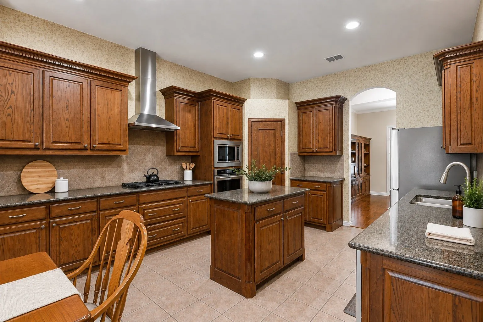 Single Family Residence For Sale in Tarrant County , 2004 Hayley Drive, Keller, Texas 76248, 4 Bedroom, 4 Bathroom, 2 Garage spaces, 3,628 Sqft, built in 2006, mls#21343929, Real Estate Agent in Keller, Homes For Sale in Tarrant county, Homes For Sale in Keller, Realtor in Keller Texas, Real Estate Brokerage Independent Realty Texas, Luminita Cordes Realtor