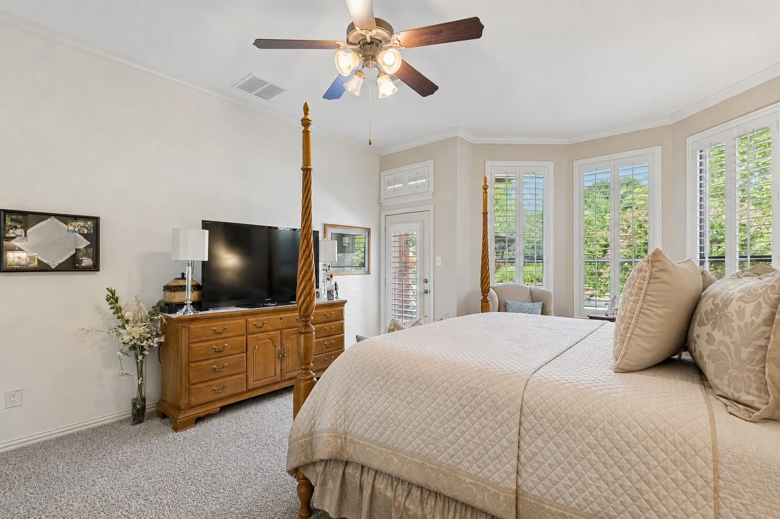 Single Family Residence For Sale in Tarrant County , 2004 Hayley Drive, Keller, Texas 76248, 4 Bedroom, 4 Bathroom, 2 Garage spaces, 3,628 Sqft, built in 2006, mls#21343929, Real Estate Agent in Keller, Homes For Sale in Tarrant county, Homes For Sale in Keller, Realtor in Keller Texas, Real Estate Brokerage Independent Realty Texas, Luminita Cordes Realtor