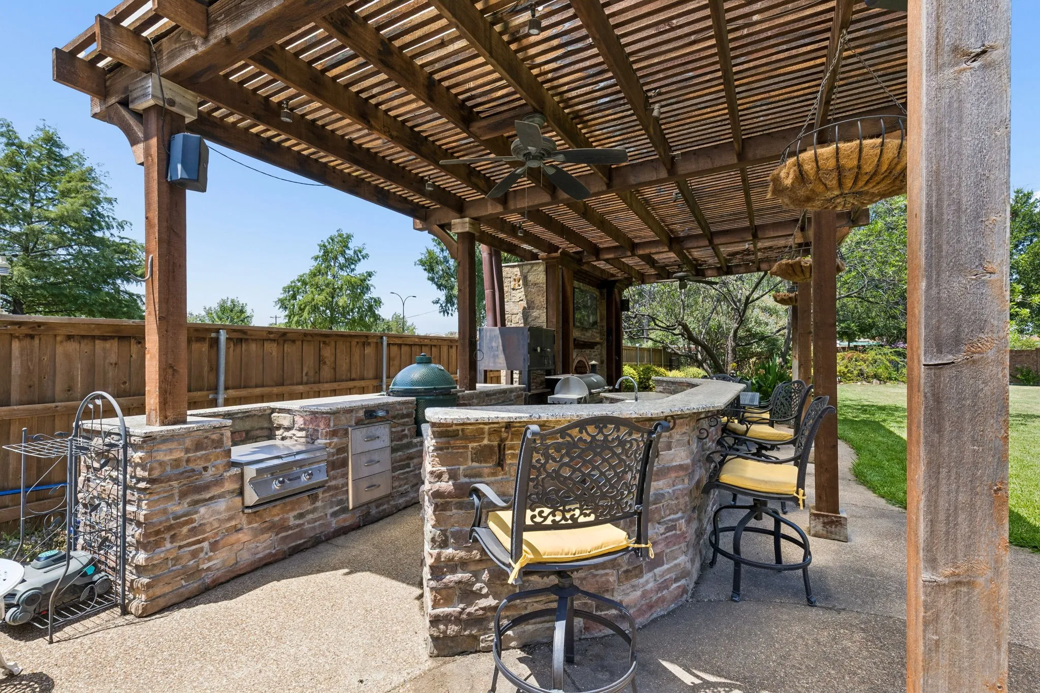Outdoor kitchen
