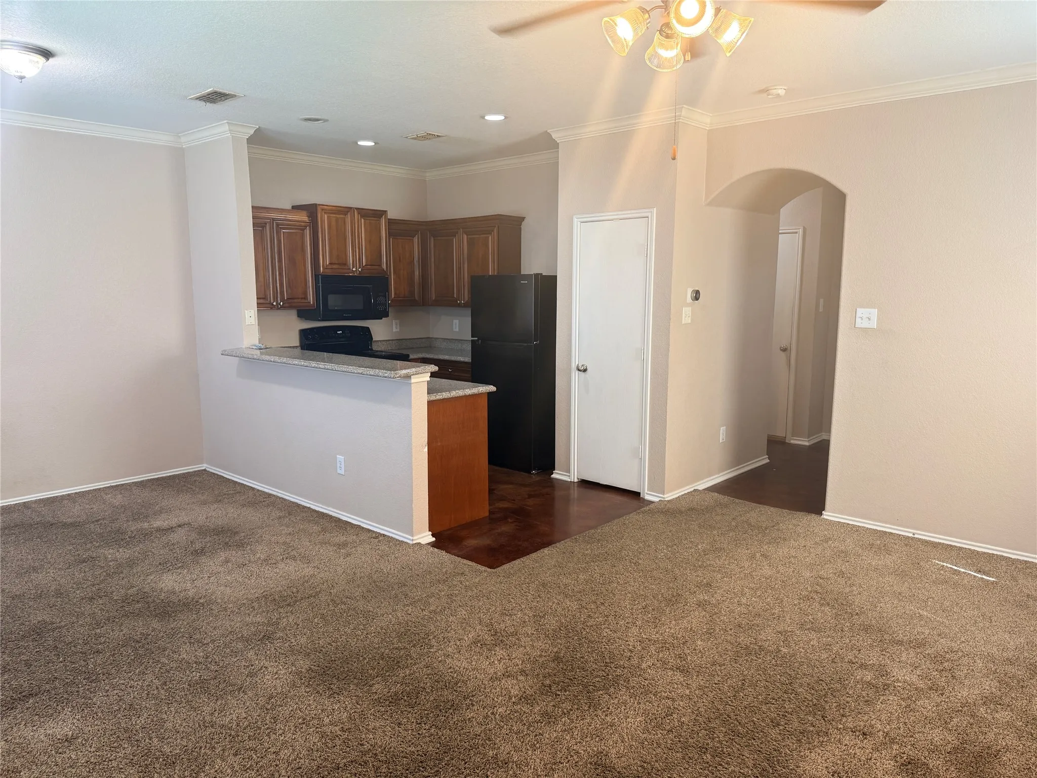 Townhouse For Rent in Tarrant County , 2318 Aldergate Drive, Arlington, Texas 76012, 3 Bedrooms, 3 Bathrooms, 1 Garage spaces, 1,206 Sqft, built in 2008, Price $1,750, mls#21348449, Real Estate Agent in Arlington, Homes For Rent in Tarrant county, Homes For Rent in Arlington, Realtor in Arlington Texas, Real Estate Brokerage Independent Realty Texas, Luminita Cordes Realtor