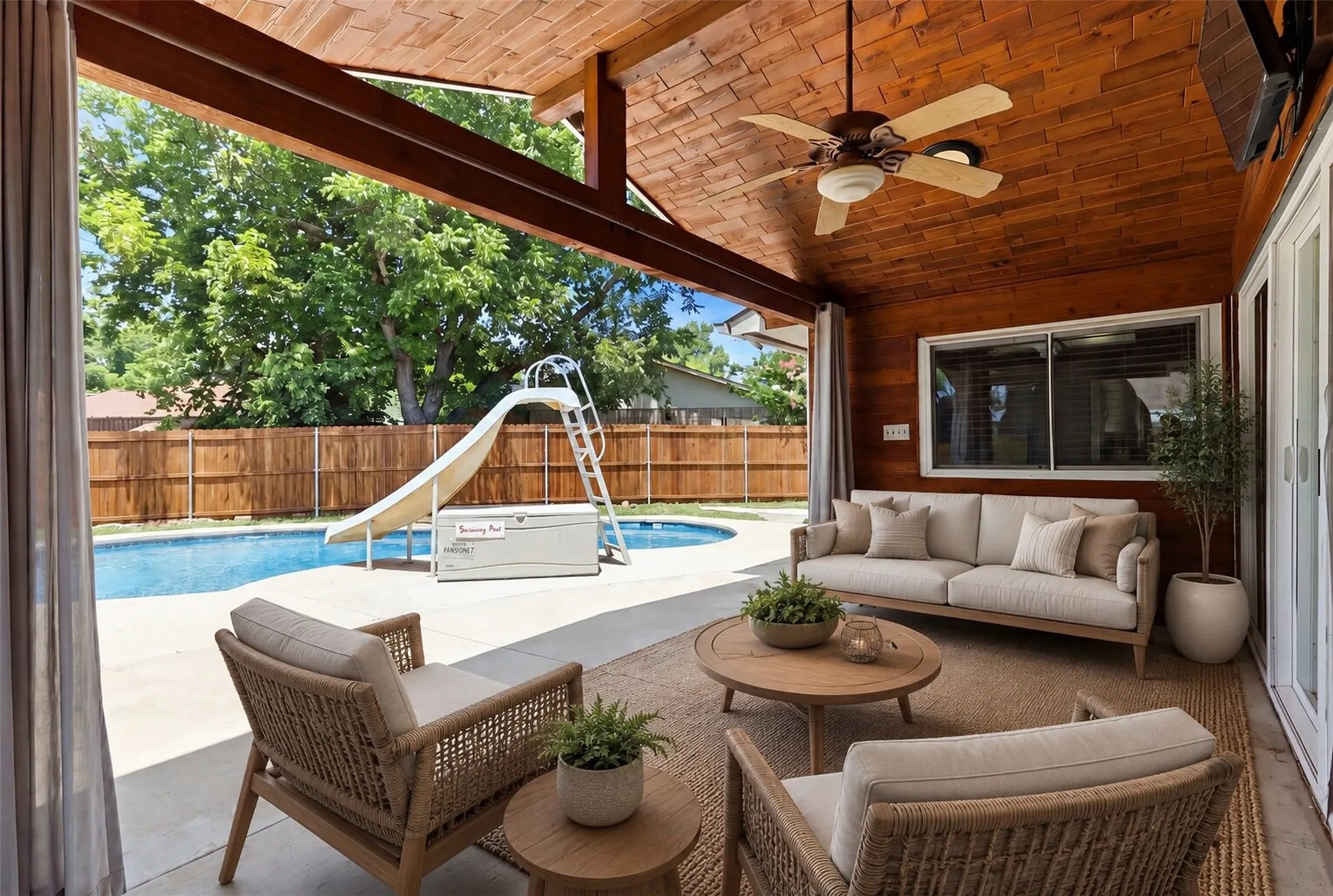 Single Family Residence For Sale in Dallas County , 1014 Mountview Court, Carrollton, Texas 75006, 4 Bedroom, 2 Bathroom, Garage spaces, 1,696 Sqft, built in 1971, mls#21347690, Real Estate Agent in Carrollton, Homes For Sale in Dallas county, Homes For Sale in Carrollton, Realtor in Carrollton Texas, Real Estate Brokerage Independent Realty Texas, Luminita Cordes Realtor