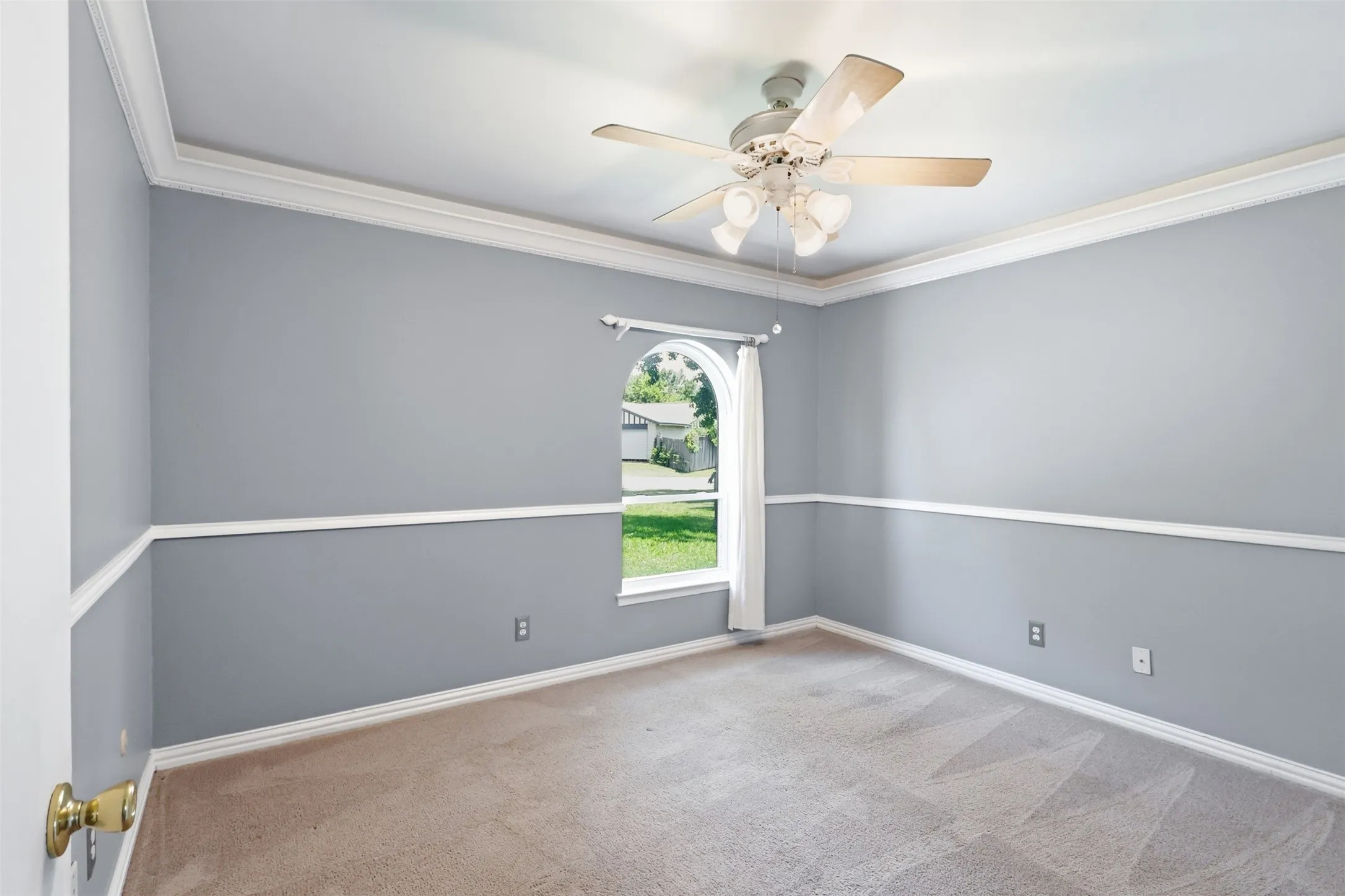 Single Family Residence For Sale in Dallas County , 1014 Mountview Court, Carrollton, Texas 75006, 4 Bedroom, 2 Bathroom, Garage spaces, 1,696 Sqft, built in 1971, mls#21347690, Real Estate Agent in Carrollton, Homes For Sale in Dallas county, Homes For Sale in Carrollton, Realtor in Carrollton Texas, Real Estate Brokerage Independent Realty Texas, Luminita Cordes Realtor