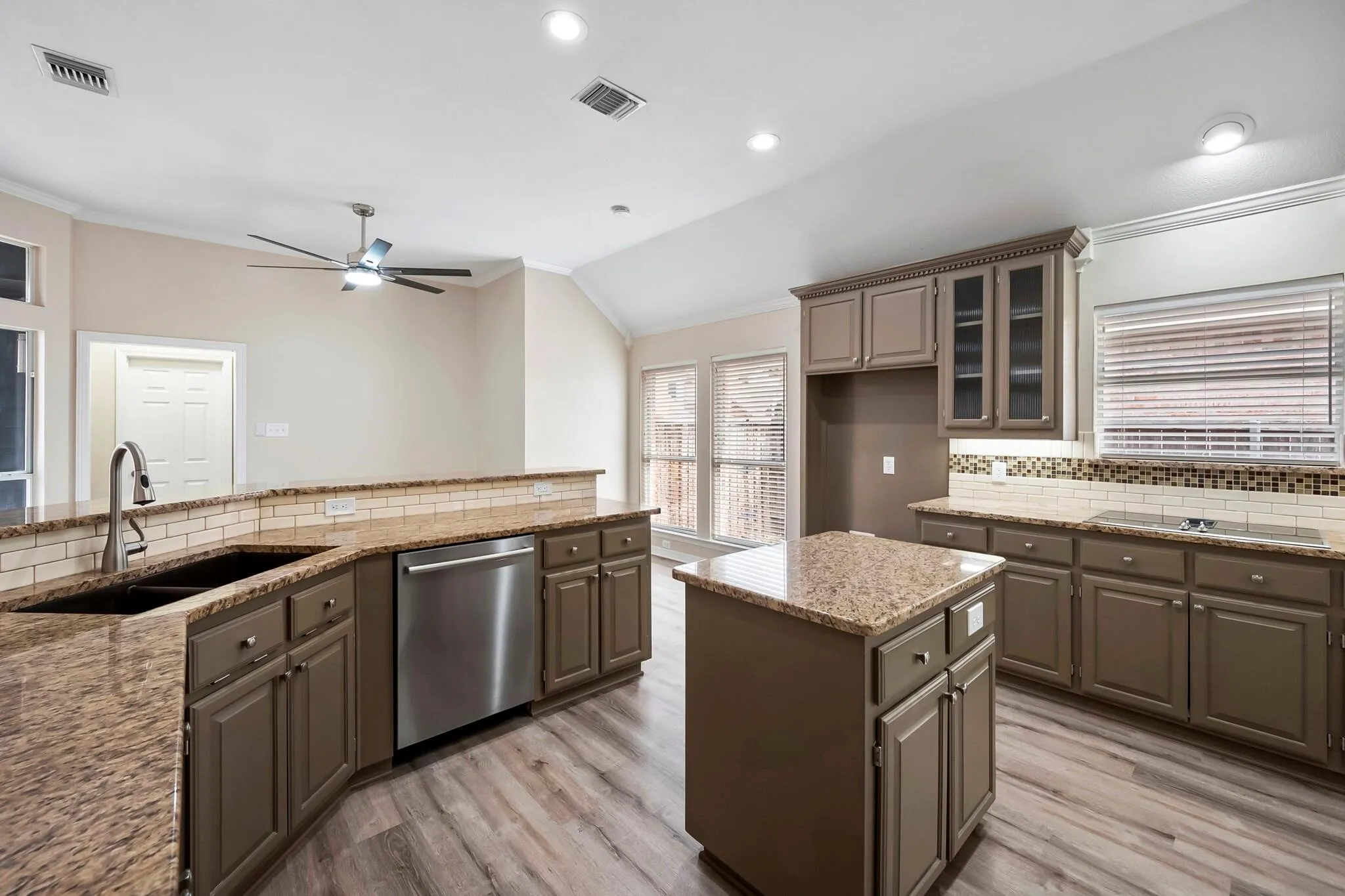 Single Family Residence For Rent in Dallas County , 326 Saddle Tree Trail, Coppell, Texas 75019, 4 Bedroom, 3 Bathroom, 2 Garage spaces, 2,433 Sqft, built in 1995, mls#21347972, Real Estate Agent in Coppell, Homes For Rent in Dallas county, Homes For Rent in Coppell, Realtor in Coppell Texas, Real Estate Brokerage Independent Realty Texas, Luminita Cordes Realtor