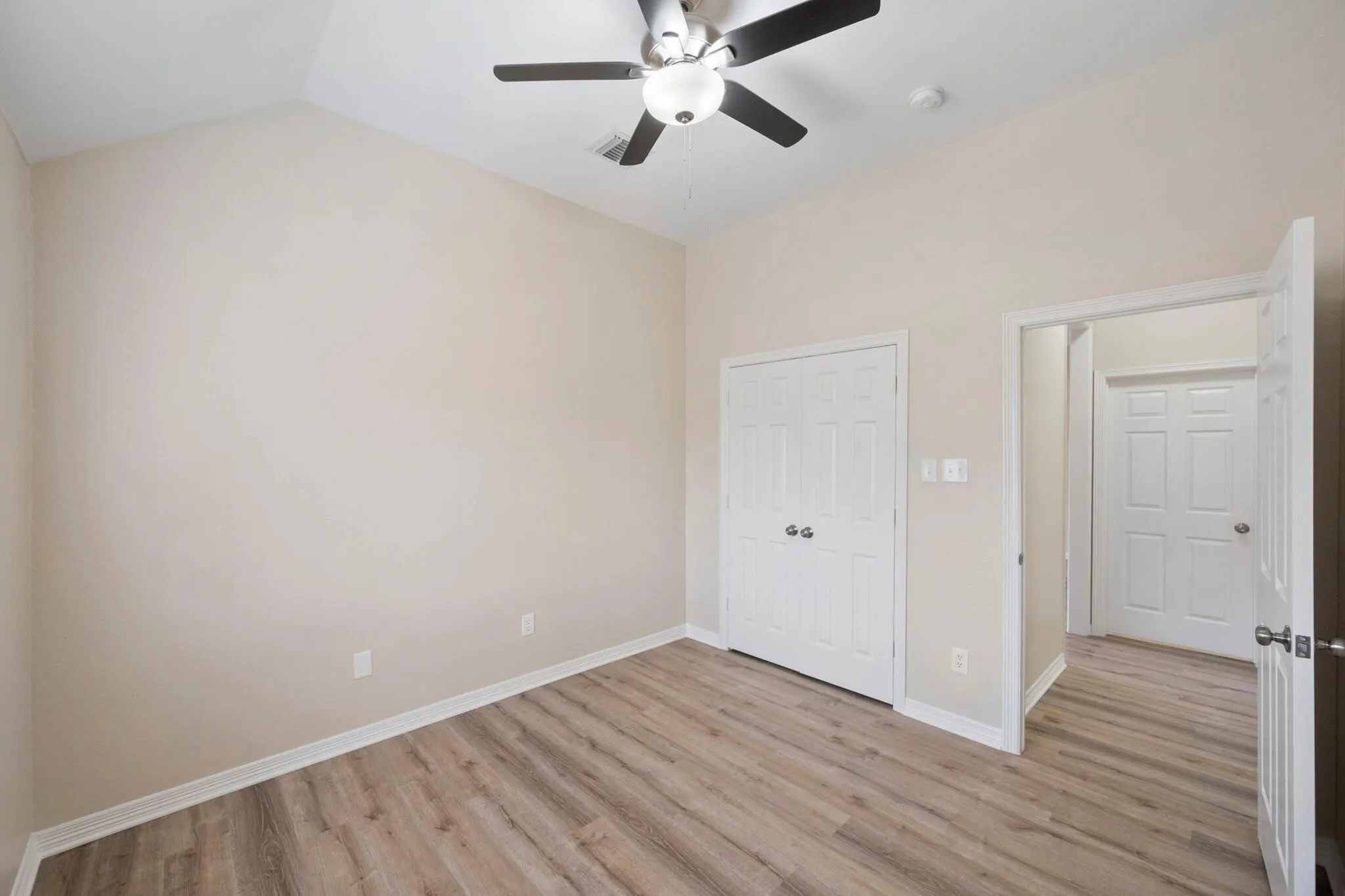Single Family Residence For Rent in Dallas County , 326 Saddle Tree Trail, Coppell, Texas 75019, 4 Bedroom, 3 Bathroom, 2 Garage spaces, 2,433 Sqft, built in 1995, mls#21347972, Real Estate Agent in Coppell, Homes For Rent in Dallas county, Homes For Rent in Coppell, Realtor in Coppell Texas, Real Estate Brokerage Independent Realty Texas, Luminita Cordes Realtor