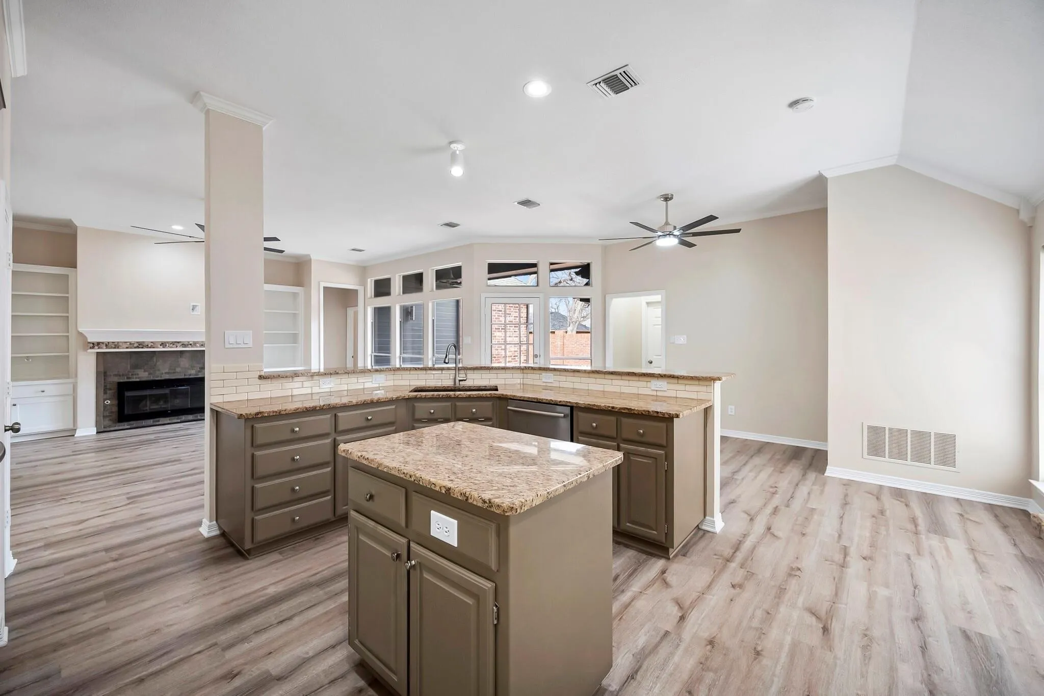 Single Family Residence For Rent in Dallas County , 326 Saddle Tree Trail, Coppell, Texas 75019, 4 Bedroom, 3 Bathroom, 2 Garage spaces, 2,433 Sqft, built in 1995, mls#21347972, Real Estate Agent in Coppell, Homes For Rent in Dallas county, Homes For Rent in Coppell, Realtor in Coppell Texas, Real Estate Brokerage Independent Realty Texas, Luminita Cordes Realtor