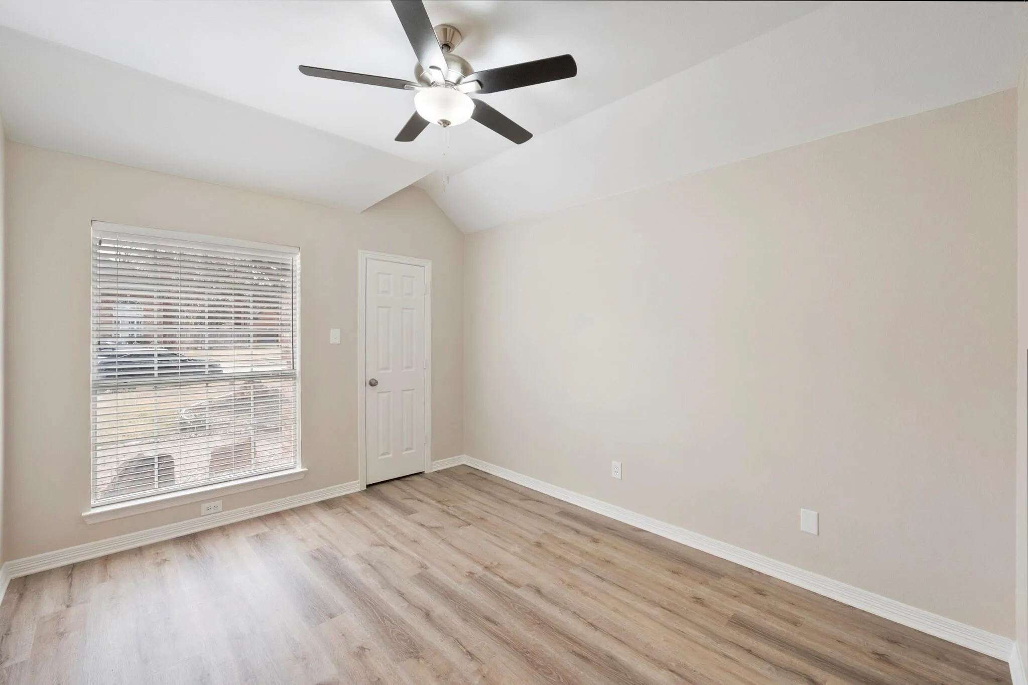 Single Family Residence For Rent in Dallas County , 326 Saddle Tree Trail, Coppell, Texas 75019, 4 Bedroom, 3 Bathroom, 2 Garage spaces, 2,433 Sqft, built in 1995, mls#21347972, Real Estate Agent in Coppell, Homes For Rent in Dallas county, Homes For Rent in Coppell, Realtor in Coppell Texas, Real Estate Brokerage Independent Realty Texas, Luminita Cordes Realtor