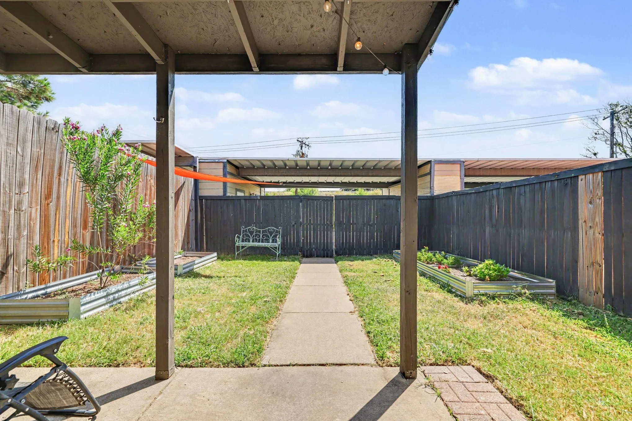 Townhouse For Sale in Dallas County , 311 Towne House Lane, Richardson, Texas 75081, 2 Bedroom, 2 Bathroom, Garage spaces, 1,224 Sqft, built in 1987, mls#21341815, Real Estate Agent in Richardson, Homes For Sale in Dallas county, Homes For Sale in Richardson, Realtor in Richardson Texas, Real Estate Brokerage Independent Realty Texas, Luminita Cordes Realtor