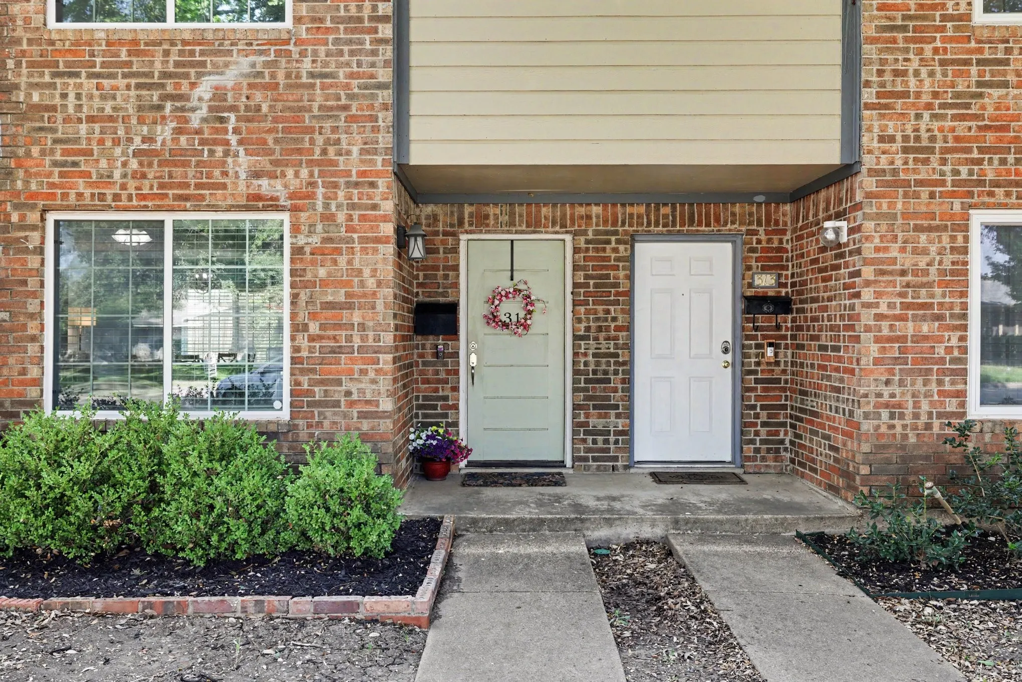 Townhouse For Sale in Dallas County , 311 Towne House Lane, Richardson, Texas 75081, 2 Bedroom, 2 Bathroom, Garage spaces, 1,224 Sqft, built in 1987, mls#21341815, Real Estate Agent in Richardson, Homes For Sale in Dallas county, Homes For Sale in Richardson, Realtor in Richardson Texas, Real Estate Brokerage Independent Realty Texas, Luminita Cordes Realtor