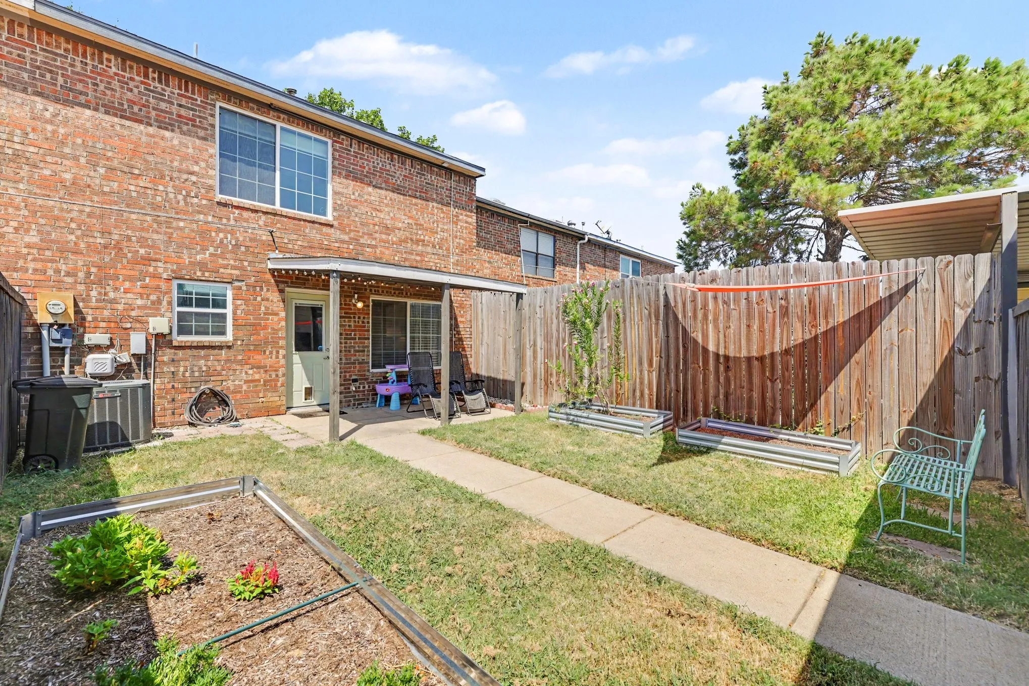 Townhouse For Sale in Dallas County , 311 Towne House Lane, Richardson, Texas 75081, 2 Bedroom, 2 Bathroom, Garage spaces, 1,224 Sqft, built in 1987, mls#21341815, Real Estate Agent in Richardson, Homes For Sale in Dallas county, Homes For Sale in Richardson, Realtor in Richardson Texas, Real Estate Brokerage Independent Realty Texas, Luminita Cordes Realtor