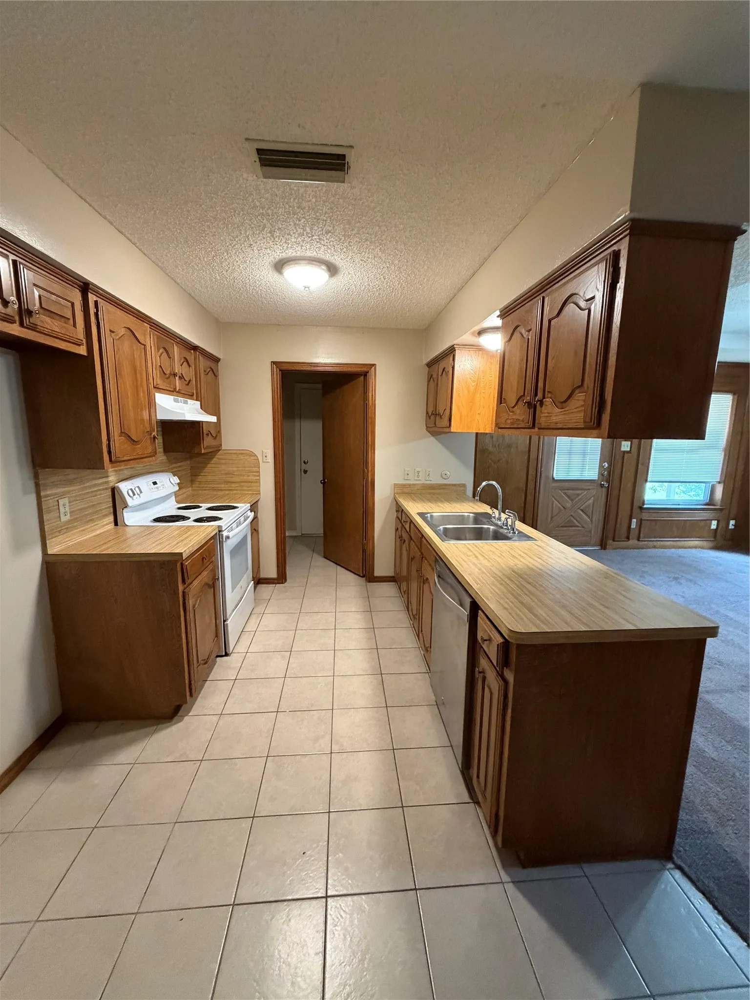 Duplex For Rent in Hunt County , 6506 Sayle Street B, Greenville, Texas 75402, 3 Bedroom, 2 Bathroom, 1 Garage spaces, 1,088 Sqft, built in 1985, mls#21323978, Real Estate Agent in Greenville, Homes For Rent in Hunt county, Homes For Rent in Greenville, Realtor in Greenville Texas, Real Estate Brokerage Independent Realty Texas, Luminita Cordes Realtor