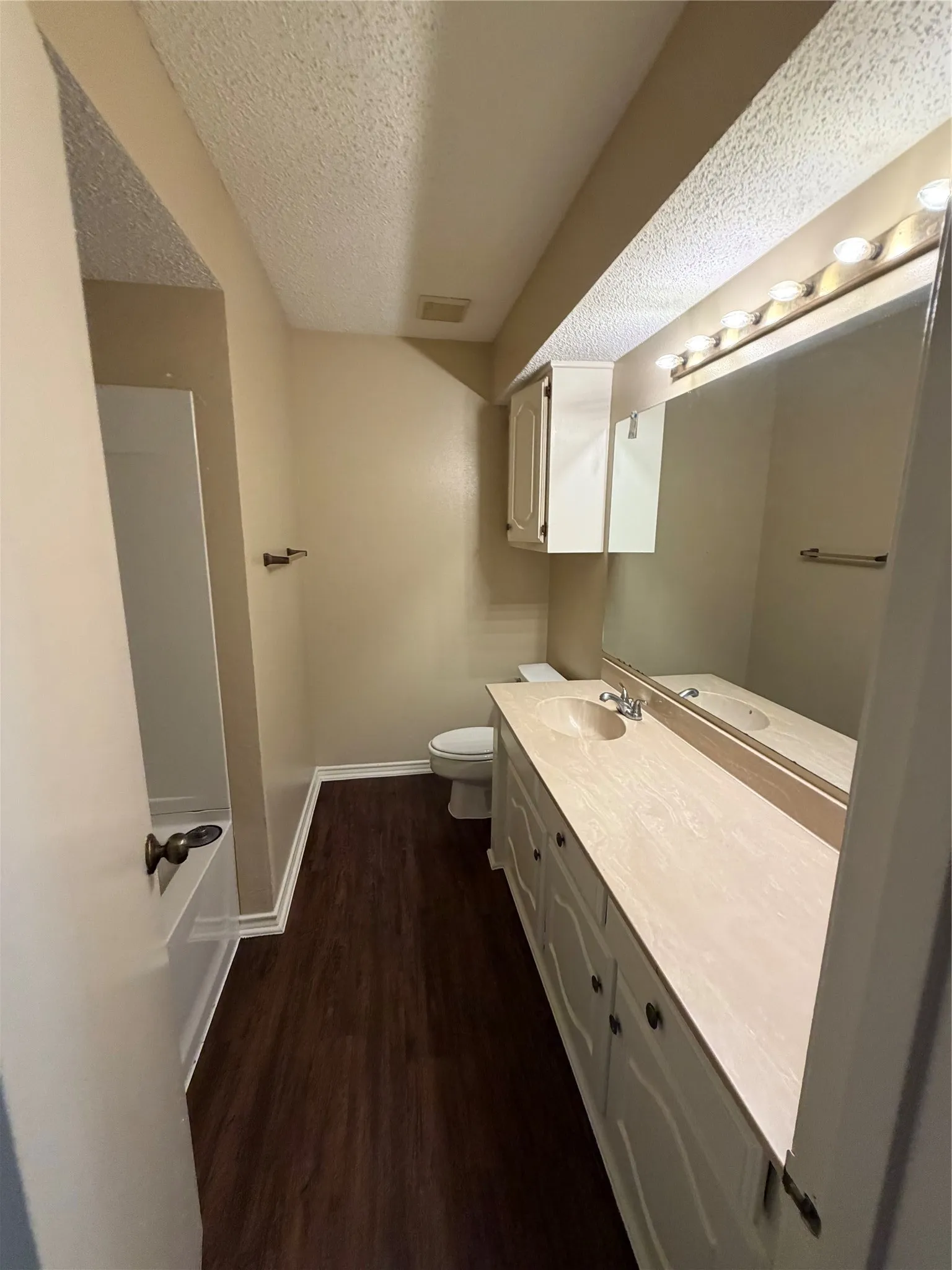 Duplex For Rent in Hunt County , 6506 Sayle Street B, Greenville, Texas 75402, 3 Bedroom, 2 Bathroom, 1 Garage spaces, 1,088 Sqft, built in 1985, mls#21323978, Real Estate Agent in Greenville, Homes For Rent in Hunt county, Homes For Rent in Greenville, Realtor in Greenville Texas, Real Estate Brokerage Independent Realty Texas, Luminita Cordes Realtor
