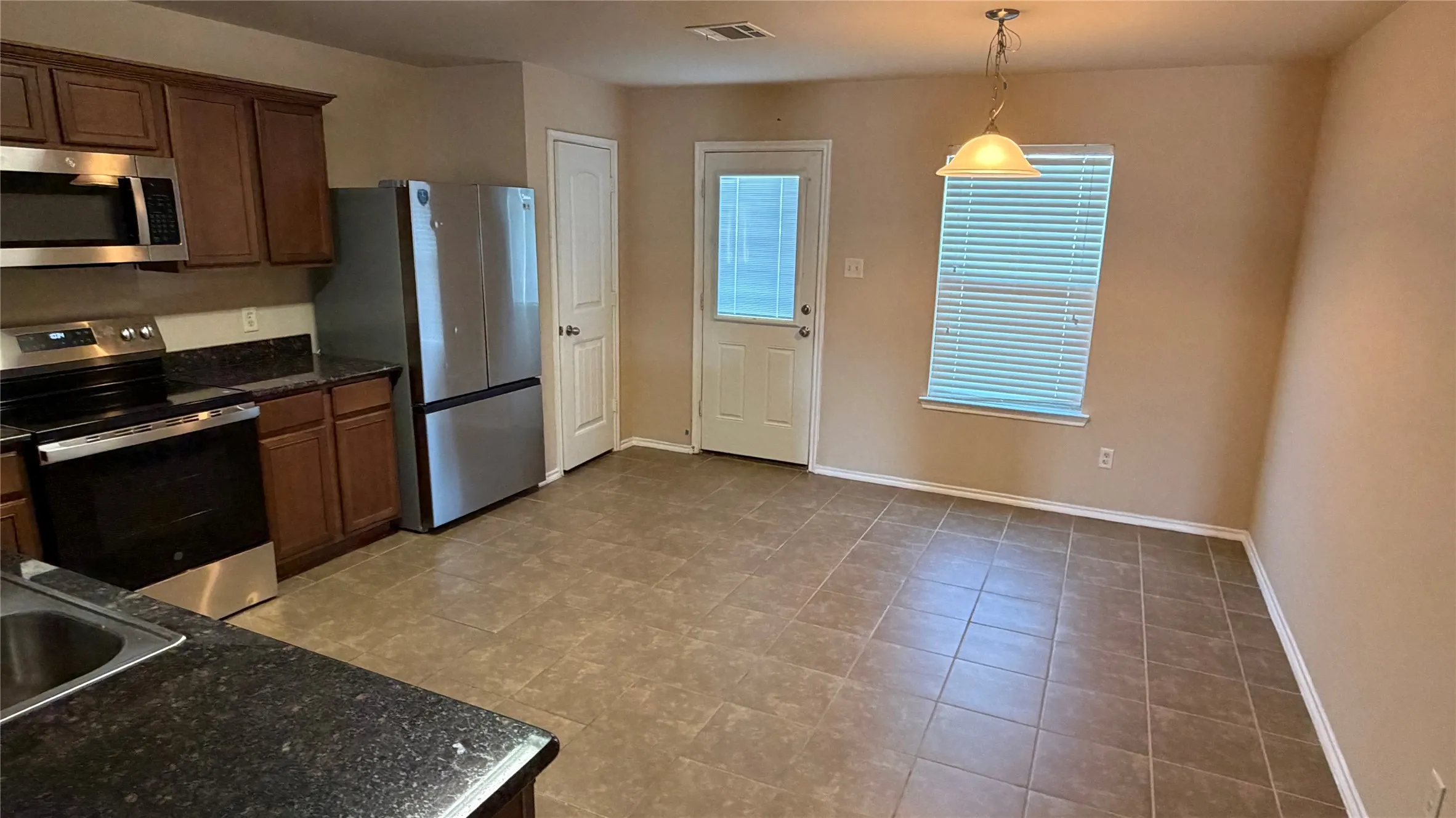 Single Family Residence For Rent in Collin County , 3311 Stratford Street, Anna, Texas 75409, 4 Bedroom, 3 Bathroom, 2 Garage spaces, 2,119 Sqft, built in 2014, mls#21348572, Real Estate Agent in Anna, Homes For Rent in Collin county, Homes For Rent in Anna, Realtor in Anna Texas, Real Estate Brokerage Independent Realty Texas, Luminita Cordes Realtor