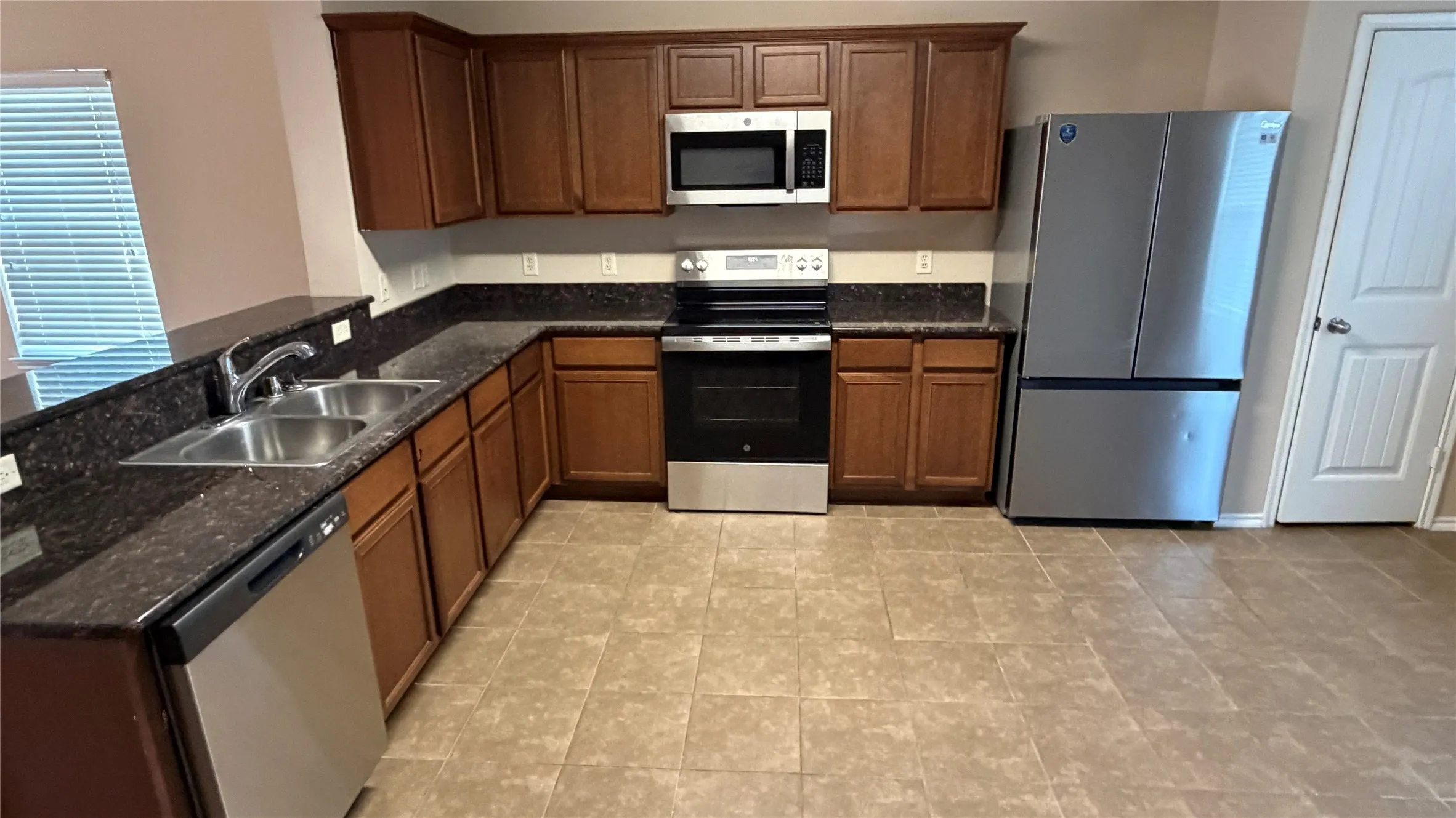 Single Family Residence For Rent in Collin County , 3311 Stratford Street, Anna, Texas 75409, 4 Bedroom, 3 Bathroom, 2 Garage spaces, 2,119 Sqft, built in 2014, mls#21348572, Real Estate Agent in Anna, Homes For Rent in Collin county, Homes For Rent in Anna, Realtor in Anna Texas, Real Estate Brokerage Independent Realty Texas, Luminita Cordes Realtor