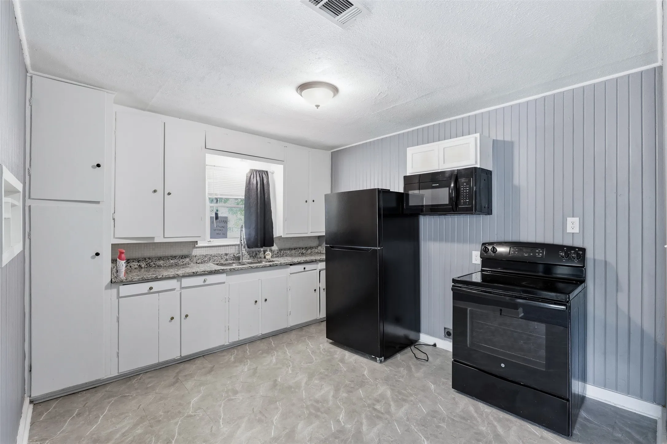 Duplex For Rent in Hill County , 808 Mill Street, Itasca, Texas 76055, 2 Bedroom, 1 Bathroom, Garage spaces, 794 Sqft, built in 0, mls#21346947, Real Estate Agent in Itasca, Homes For Rent in Hill county, Homes For Rent in Itasca, Realtor in Itasca Texas, Real Estate Brokerage Independent Realty Texas, Luminita Cordes Realtor