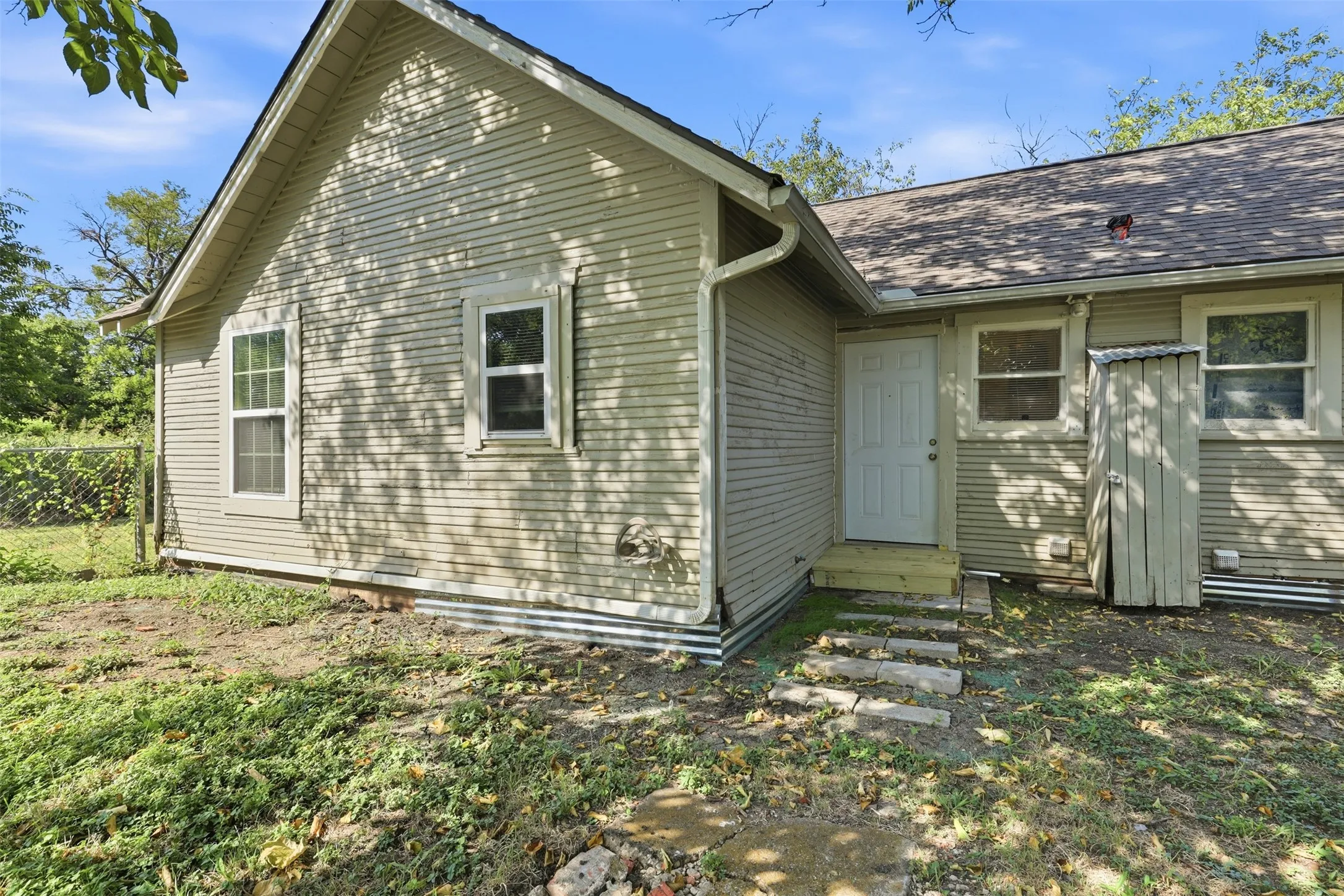 Duplex For Rent in Hill County , 808 Mill Street, Itasca, Texas 76055, 2 Bedroom, 1 Bathroom, Garage spaces, 794 Sqft, built in 0, mls#21346947, Real Estate Agent in Itasca, Homes For Rent in Hill county, Homes For Rent in Itasca, Realtor in Itasca Texas, Real Estate Brokerage Independent Realty Texas, Luminita Cordes Realtor