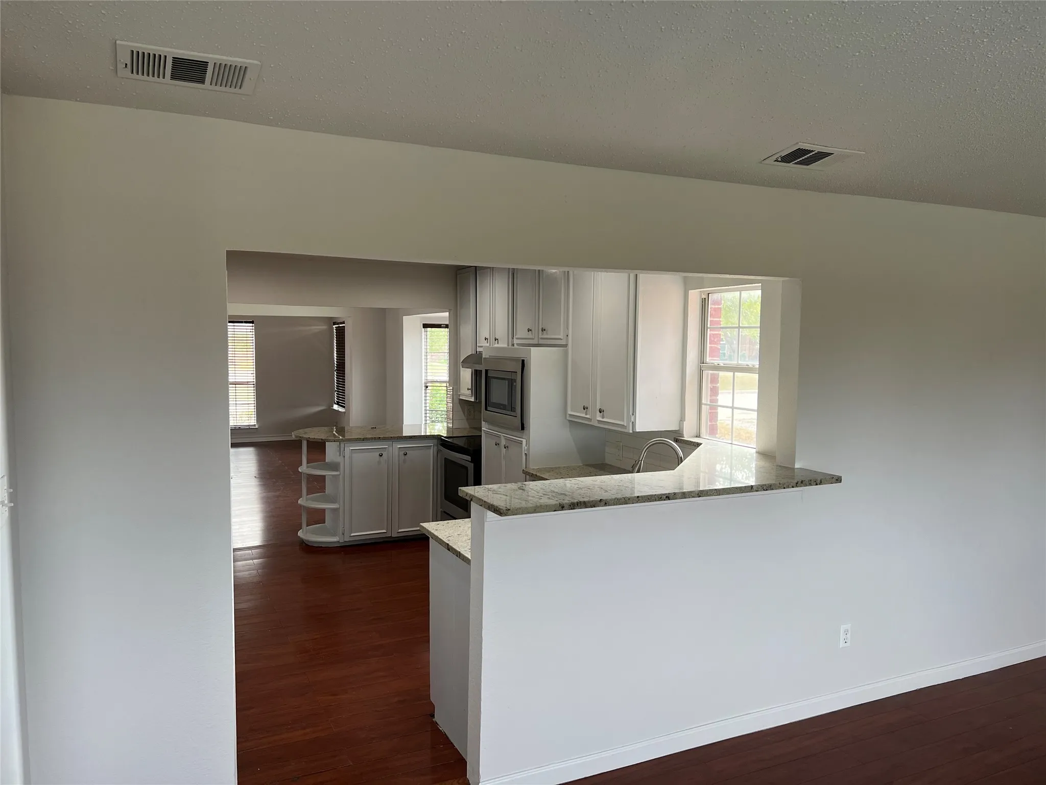 Single Family Residence For Rent in Collin County , 1333 E Exchange Parkway, Allen, Texas 75002, 4 Bedrooms, 2 Bathrooms, Garage spaces, 2,243 Sqft, built in 1956, Price $2,800, mls#21348576, Real Estate Agent in Allen, Homes For Rent in Collin county, Homes For Rent in Allen, Realtor in Allen Texas, Real Estate Brokerage Independent Realty Texas, Luminita Cordes Realtor