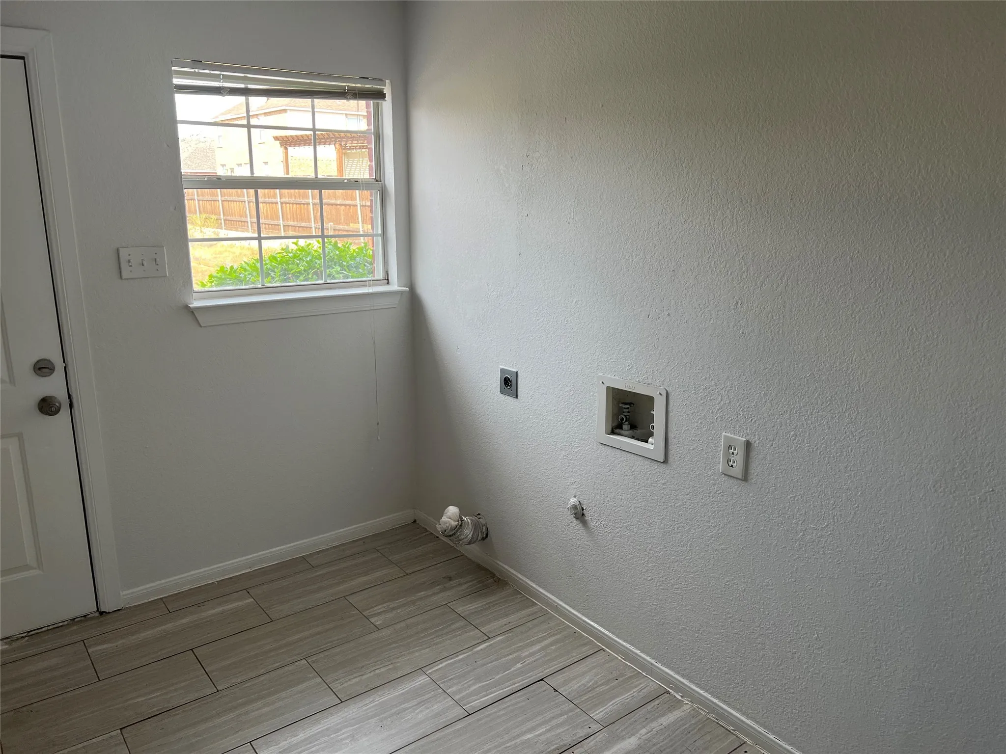 Single Family Residence For Rent in Collin County , 1333 E Exchange Parkway, Allen, Texas 75002, 4 Bedrooms, 2 Bathrooms, Garage spaces, 2,243 Sqft, built in 1956, Price $2,800, mls#21348576, Real Estate Agent in Allen, Homes For Rent in Collin county, Homes For Rent in Allen, Realtor in Allen Texas, Real Estate Brokerage Independent Realty Texas, Luminita Cordes Realtor