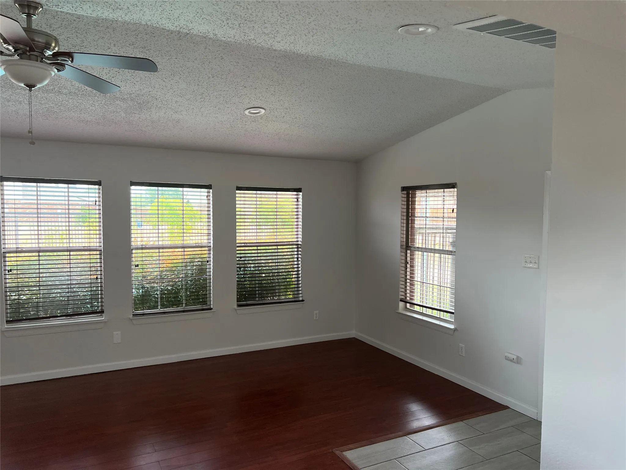 Single Family Residence For Rent in Collin County , 1333 E Exchange Parkway, Allen, Texas 75002, 4 Bedrooms, 2 Bathrooms, Garage spaces, 2,243 Sqft, built in 1956, Price $2,800, mls#21348576, Real Estate Agent in Allen, Homes For Rent in Collin county, Homes For Rent in Allen, Realtor in Allen Texas, Real Estate Brokerage Independent Realty Texas, Luminita Cordes Realtor