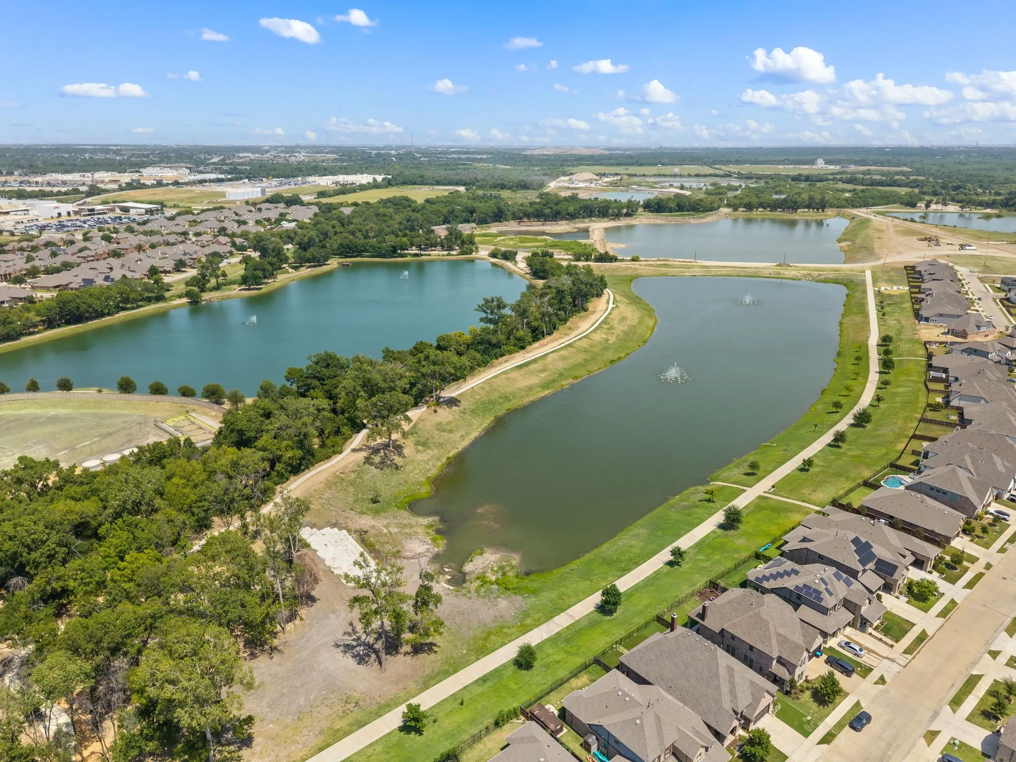 Single Family Residence For Sale in Tarrant County , 9045 Tyne Trail, Fort Worth, Texas 76118, 4 Bedroom, 4 Bathroom, 2 Garage spaces, 3,047 Sqft, built in 1994, mls#21346925, Real Estate Agent in Fort Worth, Homes For Sale in Tarrant county, Homes For Sale in Fort Worth, Realtor in Fort Worth Texas, Real Estate Brokerage Independent Realty Texas, Luminita Cordes Realtor