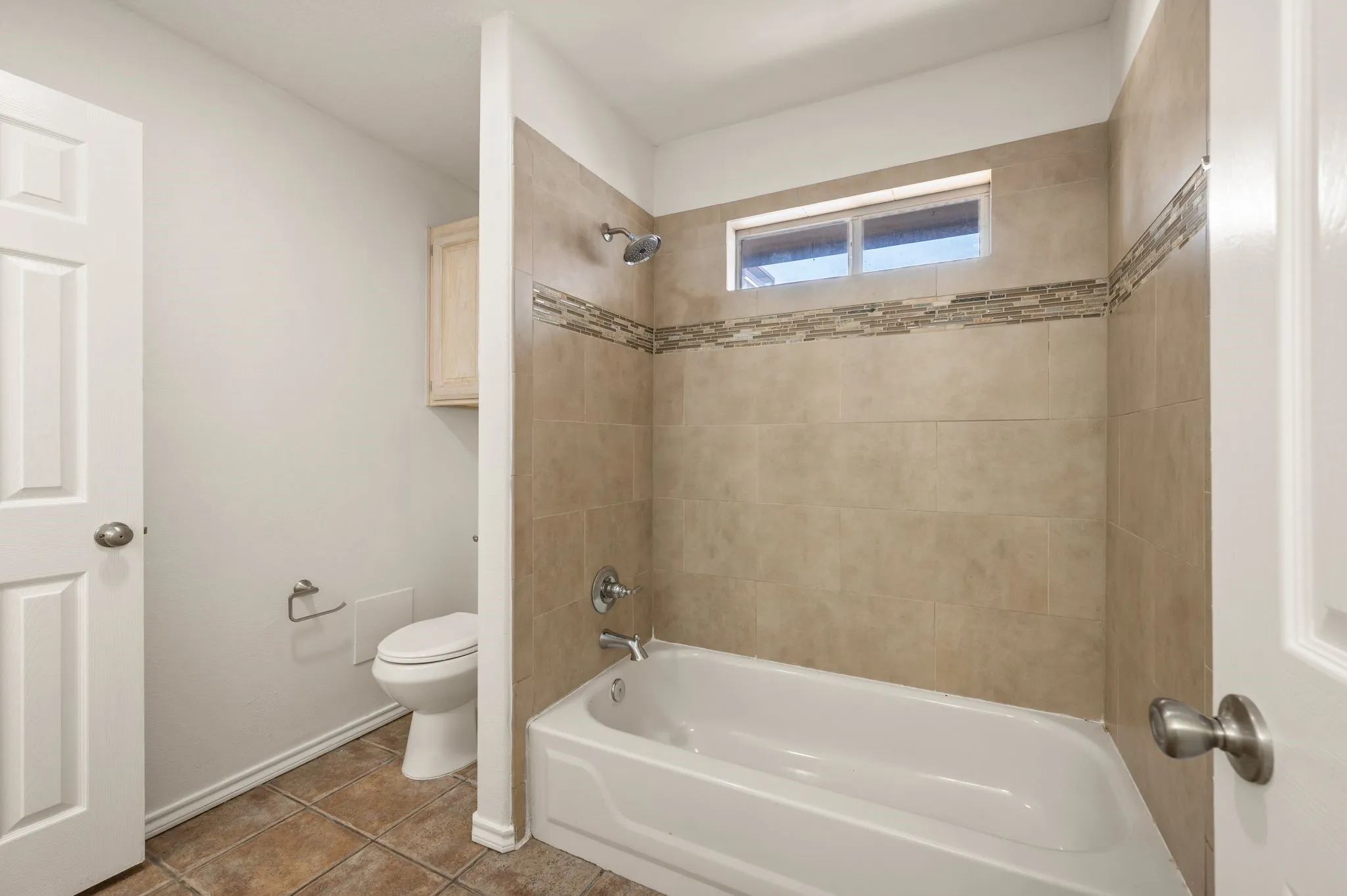 Single Family Residence For Sale in Tarrant County , 9045 Tyne Trail, Fort Worth, Texas 76118, 4 Bedroom, 4 Bathroom, 2 Garage spaces, 3,047 Sqft, built in 1994, mls#21346925, Real Estate Agent in Fort Worth, Homes For Sale in Tarrant county, Homes For Sale in Fort Worth, Realtor in Fort Worth Texas, Real Estate Brokerage Independent Realty Texas, Luminita Cordes Realtor