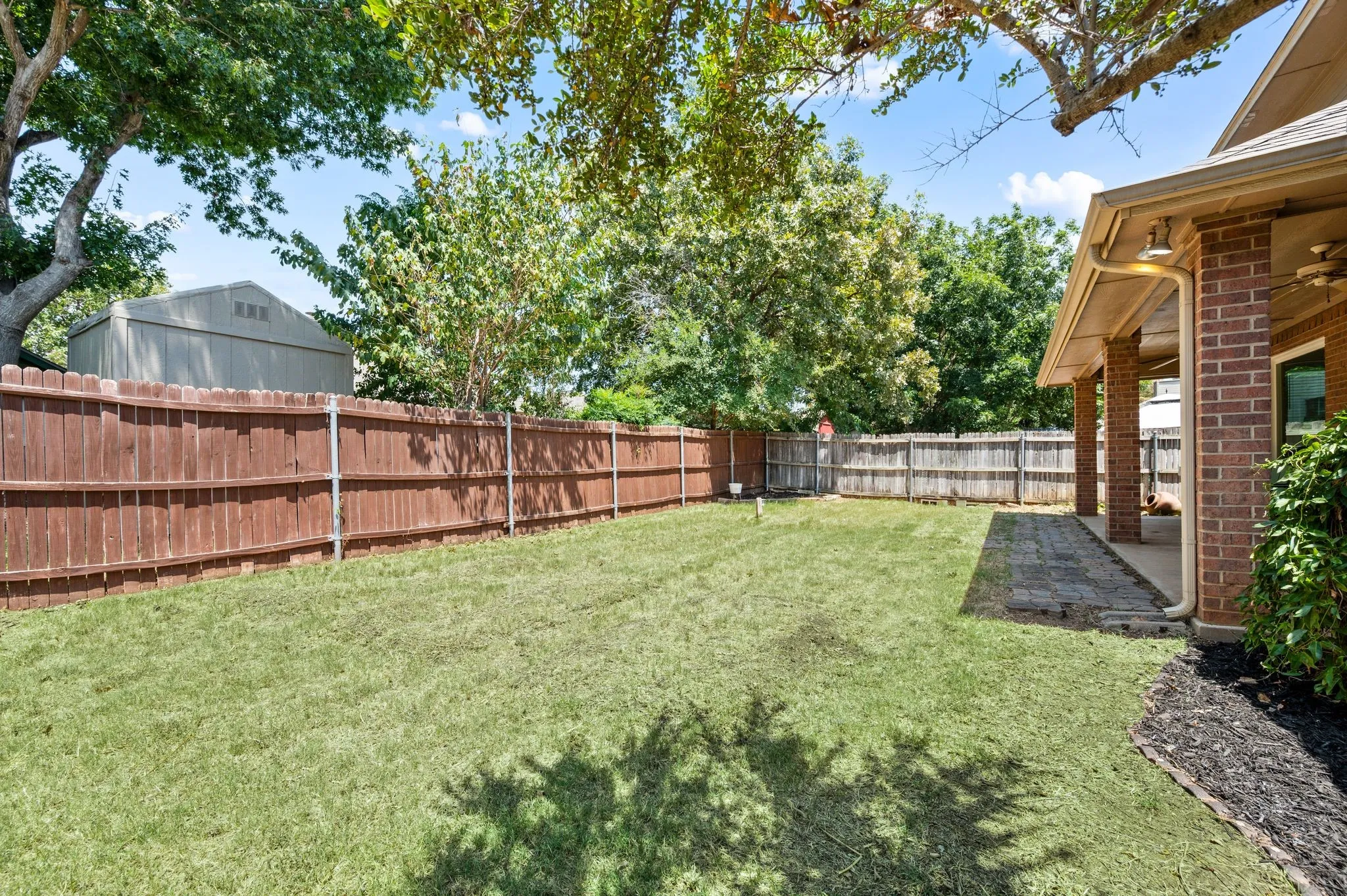Single Family Residence For Sale in Tarrant County , 9045 Tyne Trail, Fort Worth, Texas 76118, 4 Bedroom, 4 Bathroom, 2 Garage spaces, 3,047 Sqft, built in 1994, mls#21346925, Real Estate Agent in Fort Worth, Homes For Sale in Tarrant county, Homes For Sale in Fort Worth, Realtor in Fort Worth Texas, Real Estate Brokerage Independent Realty Texas, Luminita Cordes Realtor