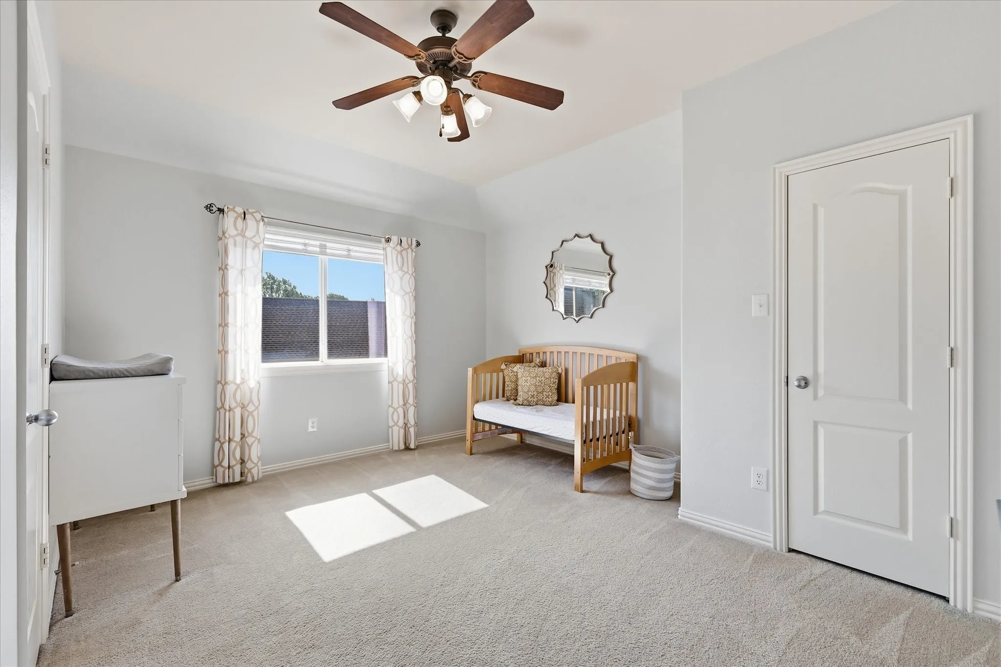 Single Family Residence For Sale in Denton County , 541 Hunter Street, Lantana, Texas 76226, 5 Bedroom, 4 Bathroom, 2 Garage spaces, 3,453 Sqft, built in 2003, mls#21347347, Real Estate Agent in Lantana, Homes For Sale in Denton county, Homes For Sale in Lantana, Realtor in Lantana Texas, Real Estate Brokerage Independent Realty Texas, Luminita Cordes Realtor