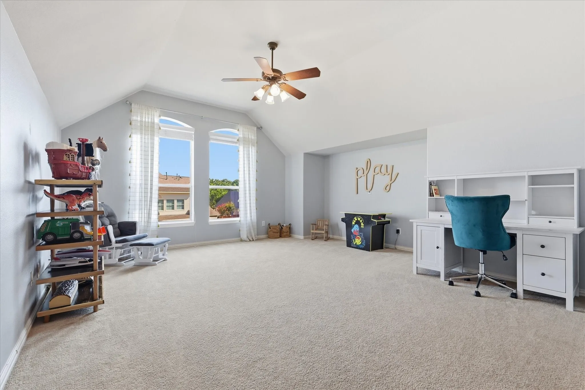 Single Family Residence For Sale in Denton County , 541 Hunter Street, Lantana, Texas 76226, 5 Bedroom, 4 Bathroom, 2 Garage spaces, 3,453 Sqft, built in 2003, mls#21347347, Real Estate Agent in Lantana, Homes For Sale in Denton county, Homes For Sale in Lantana, Realtor in Lantana Texas, Real Estate Brokerage Independent Realty Texas, Luminita Cordes Realtor
